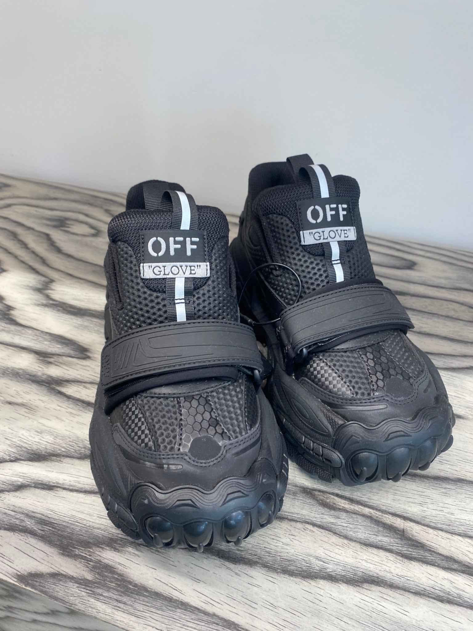 Off - White Glove Slip On BlackOff - white