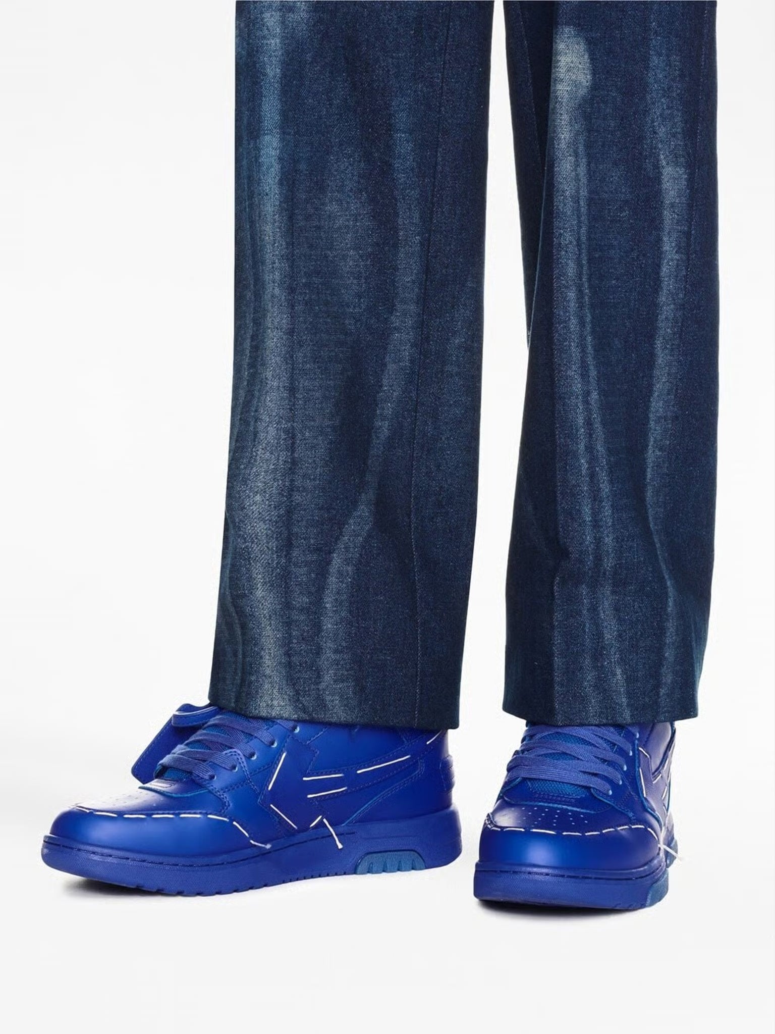 Off - White OOO Sartorial Stitching Mid - top SneakersOff - White