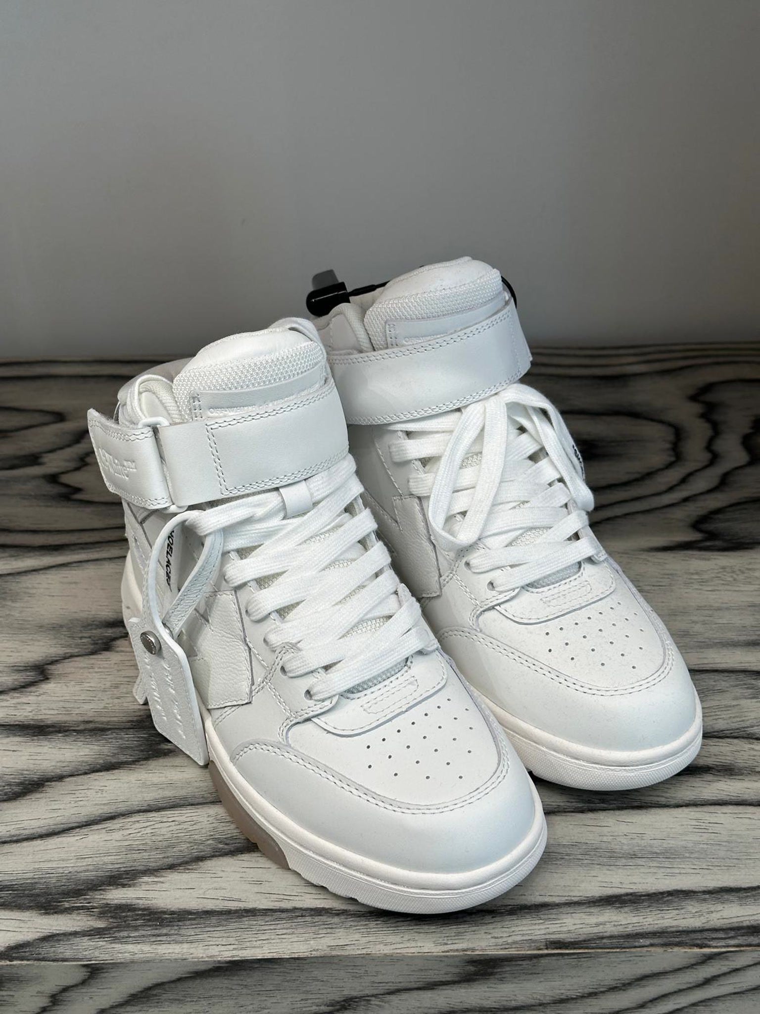 Off - White Out Of Office Mid Top LE WhiteOff - White
