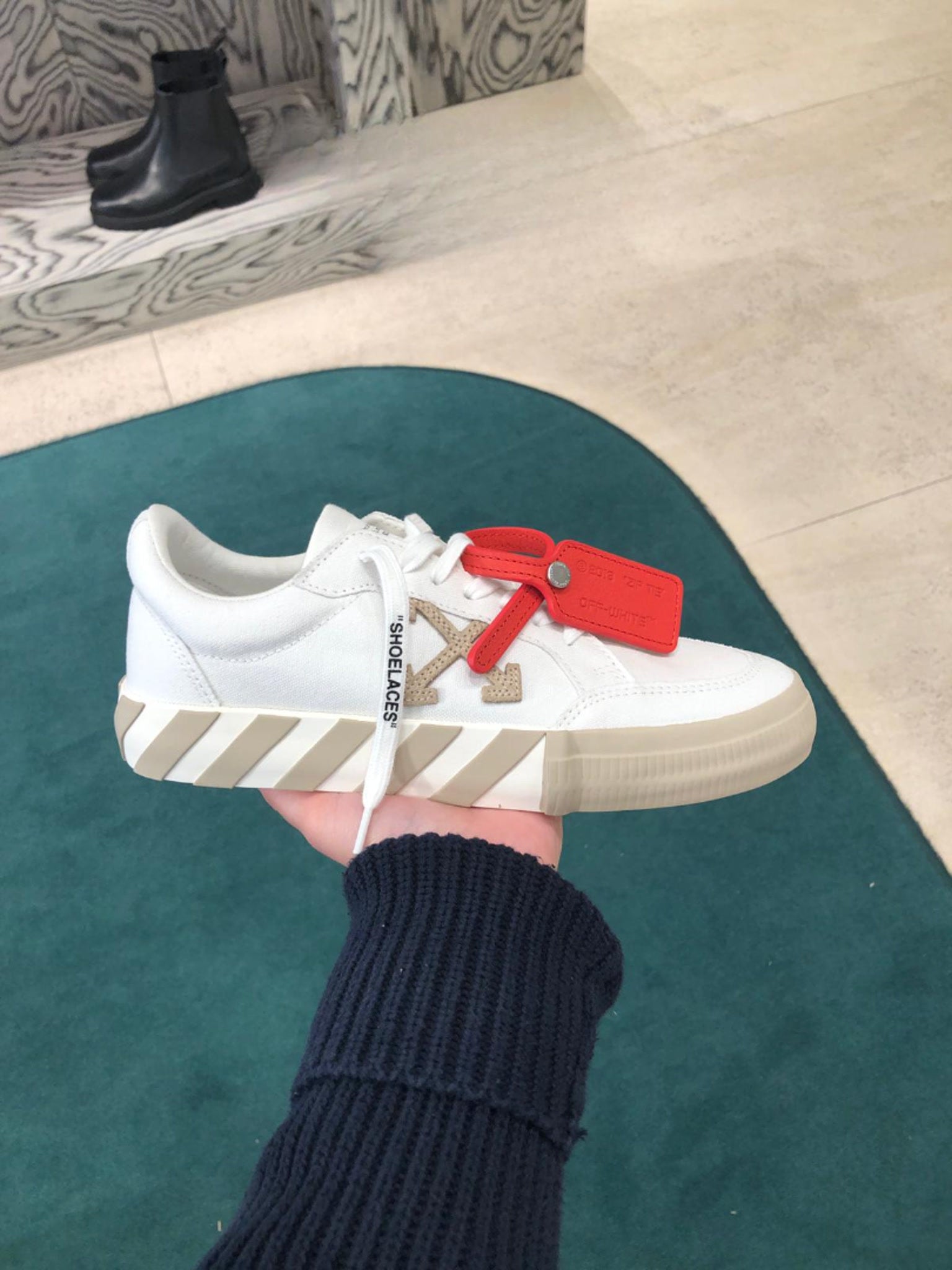 Off - White SneakersOff - White
