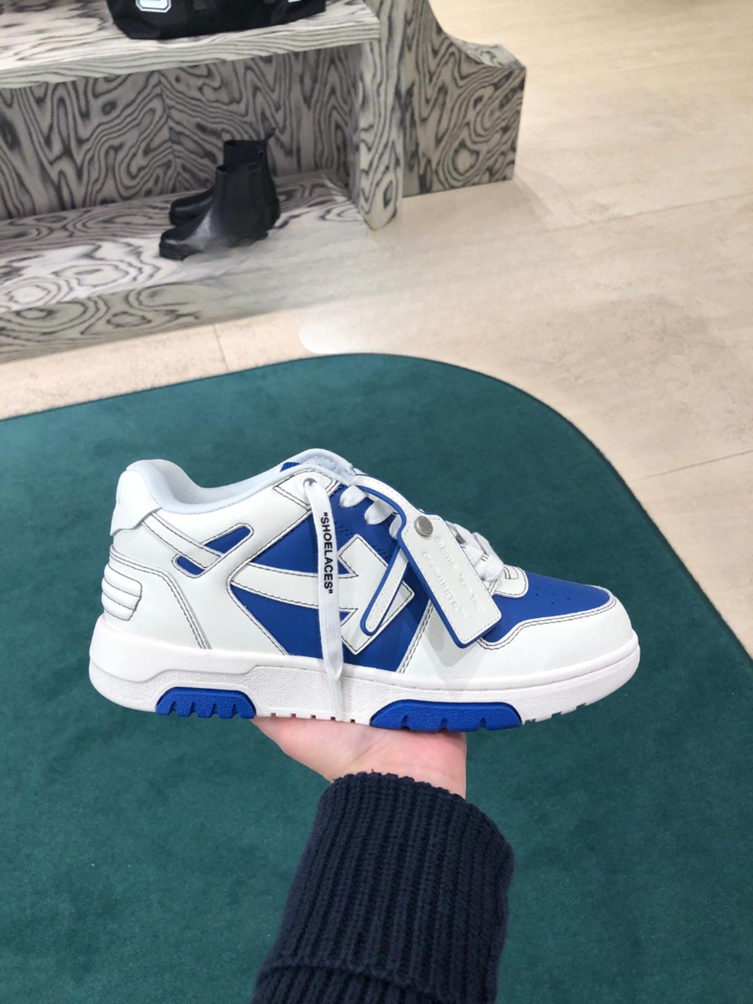 Off - White SneakersOff - White