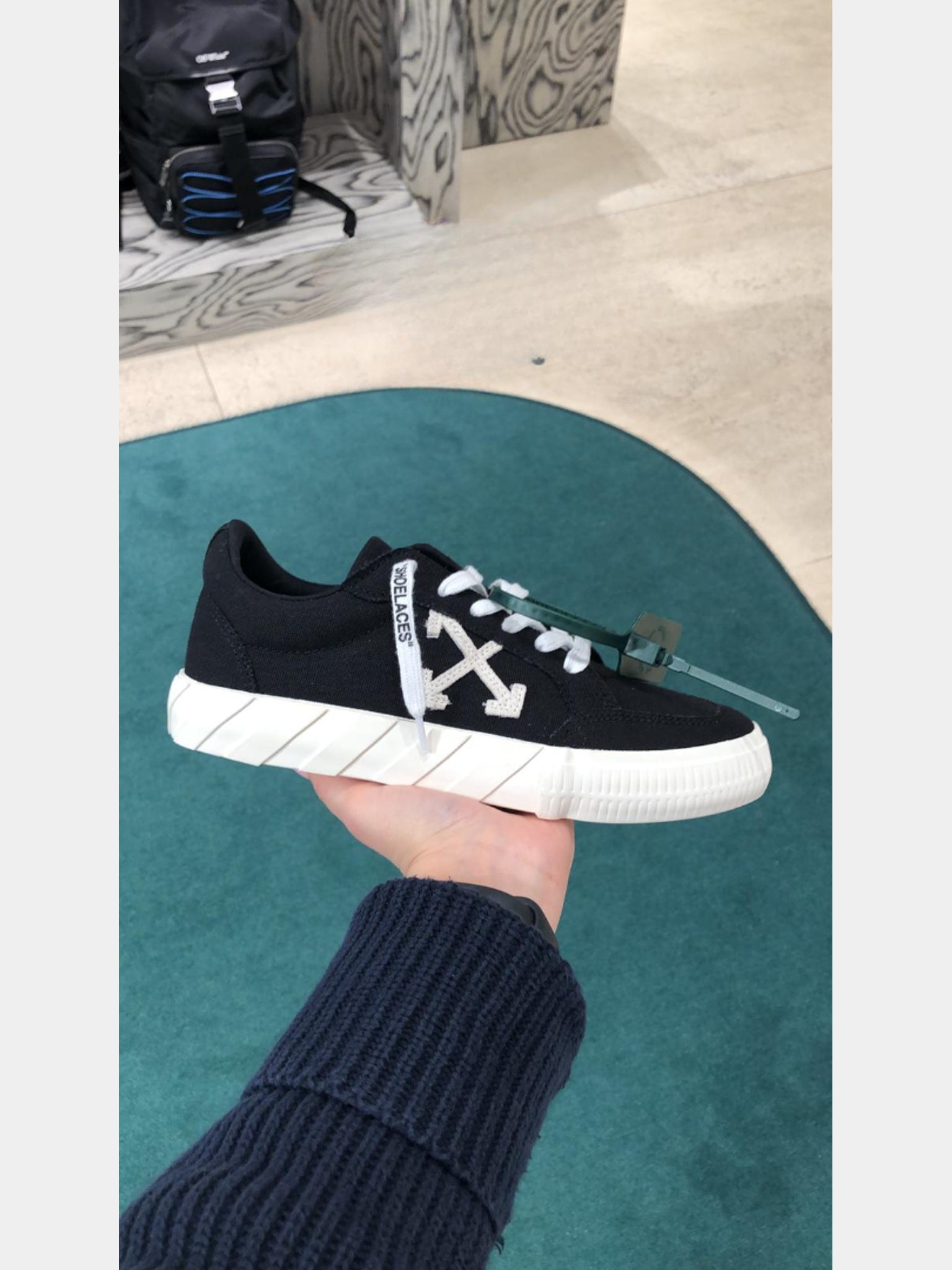 Off - White SneakersOff - White