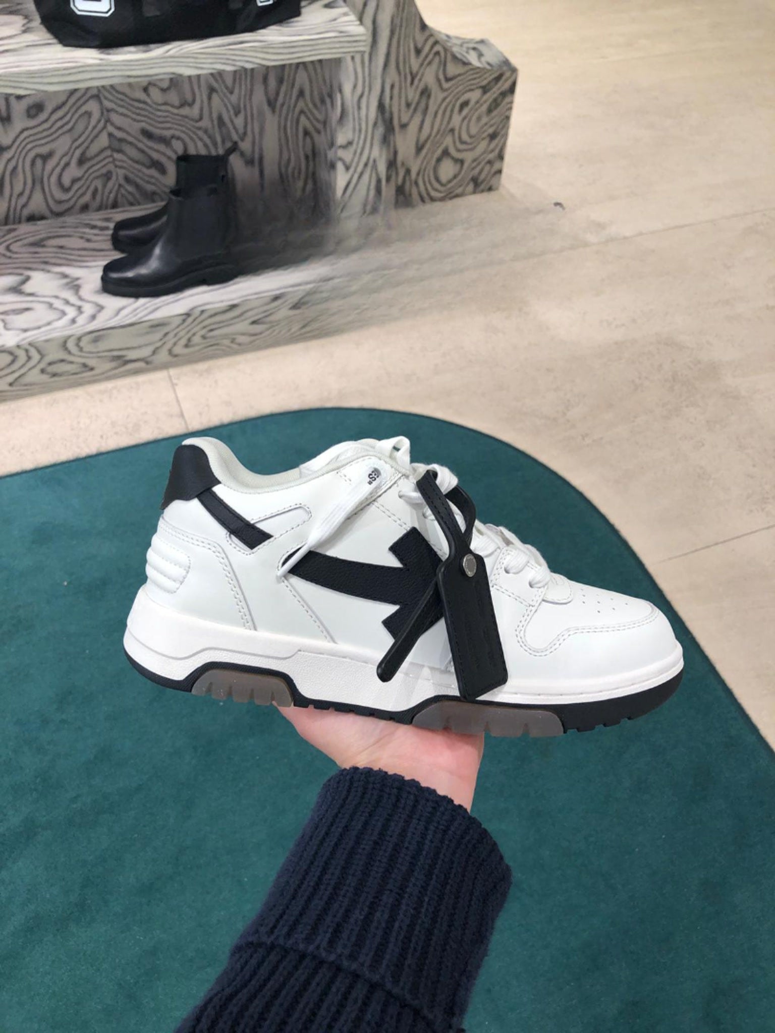 Off - White SneakersOff - White