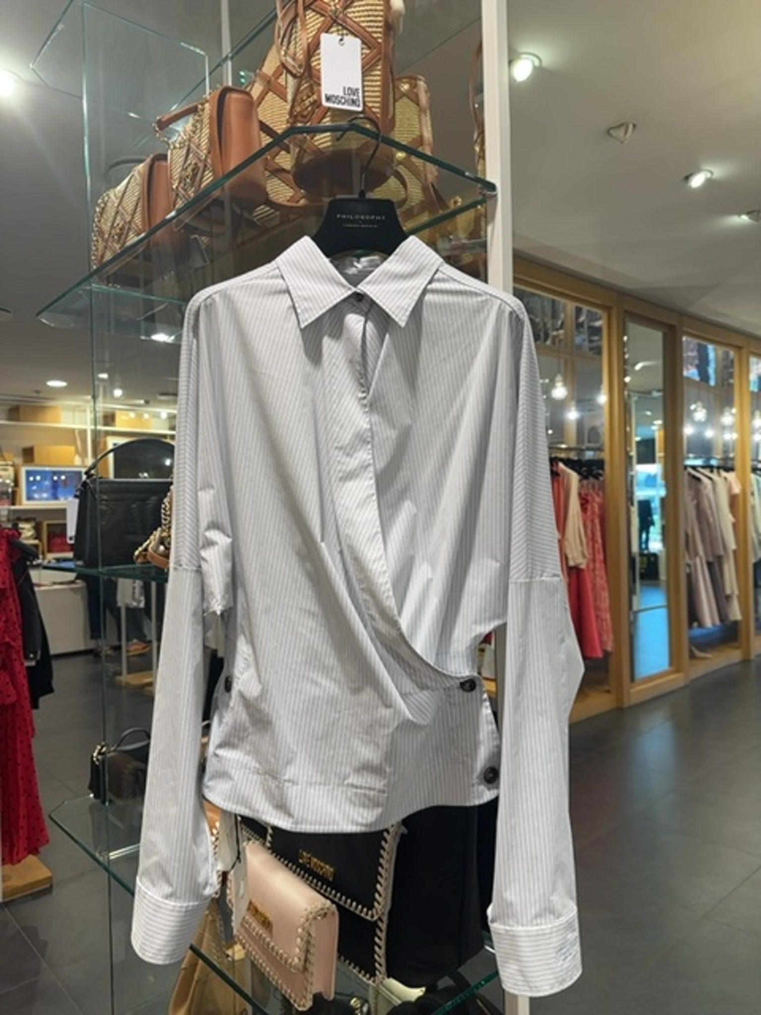 Philosophy di Lorenzo Serafini CamiciaPhilosophy di Lorenzo Serafini