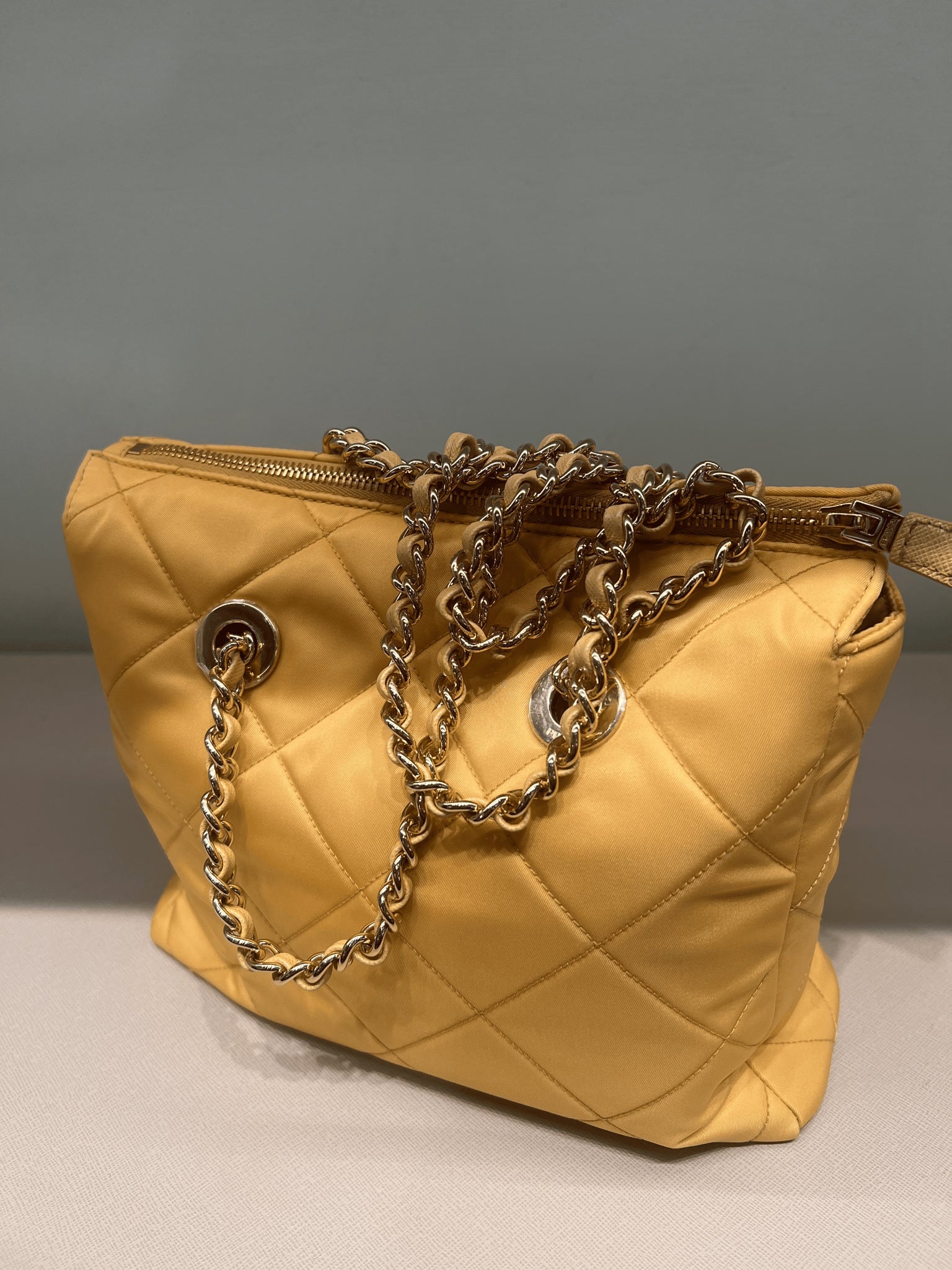 Prada Damska torebka na ramię żółtaPrada