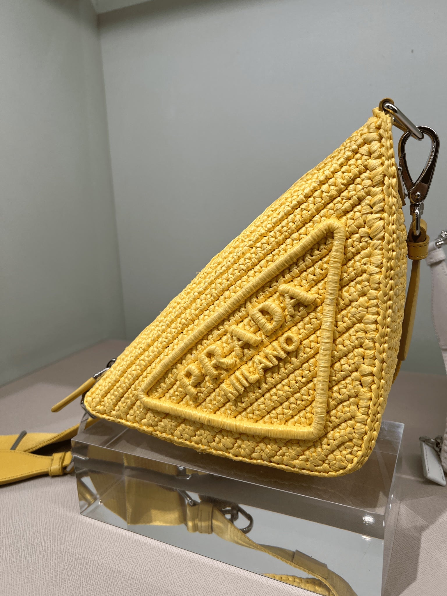 Prada Damska torebka pleciona żółta 1BH130Prada