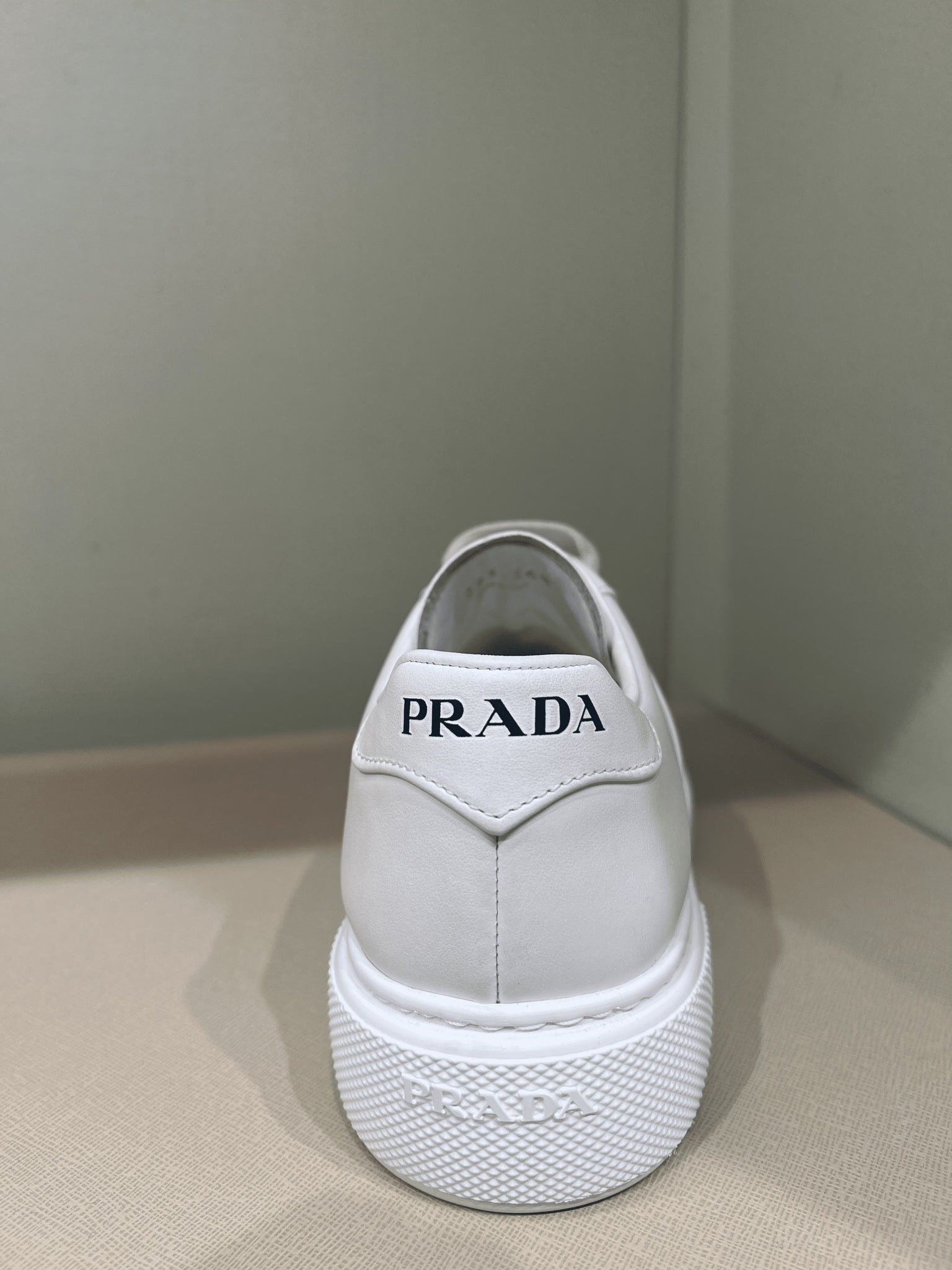 Prada Damskie but skórzany białyPrada