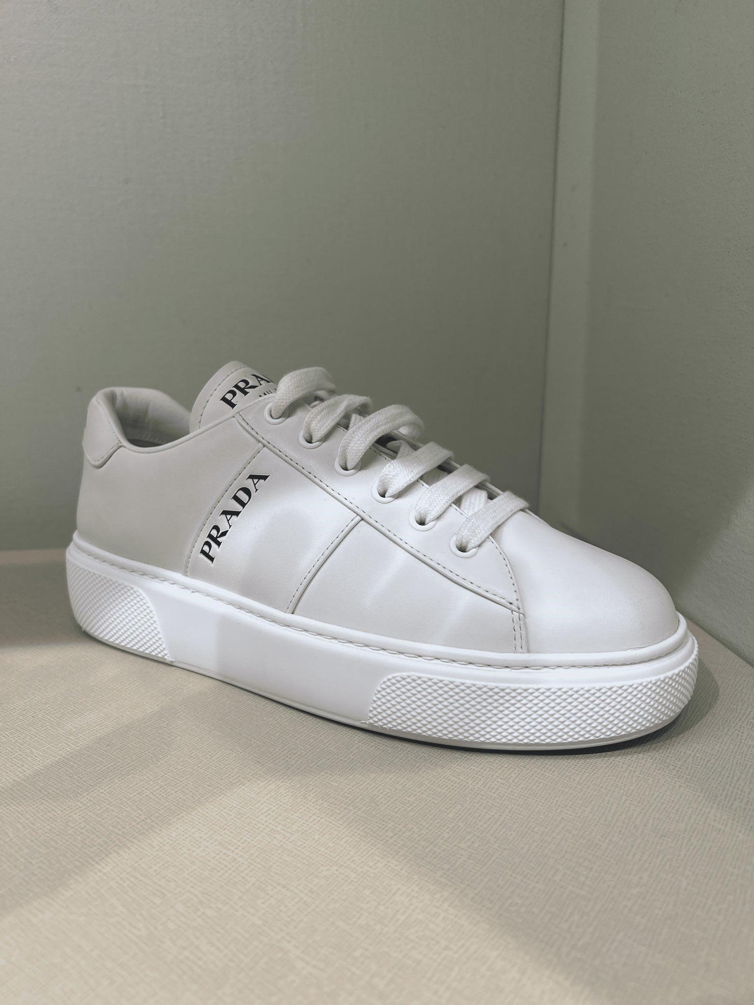 Prada Damskie but skórzany białyPrada