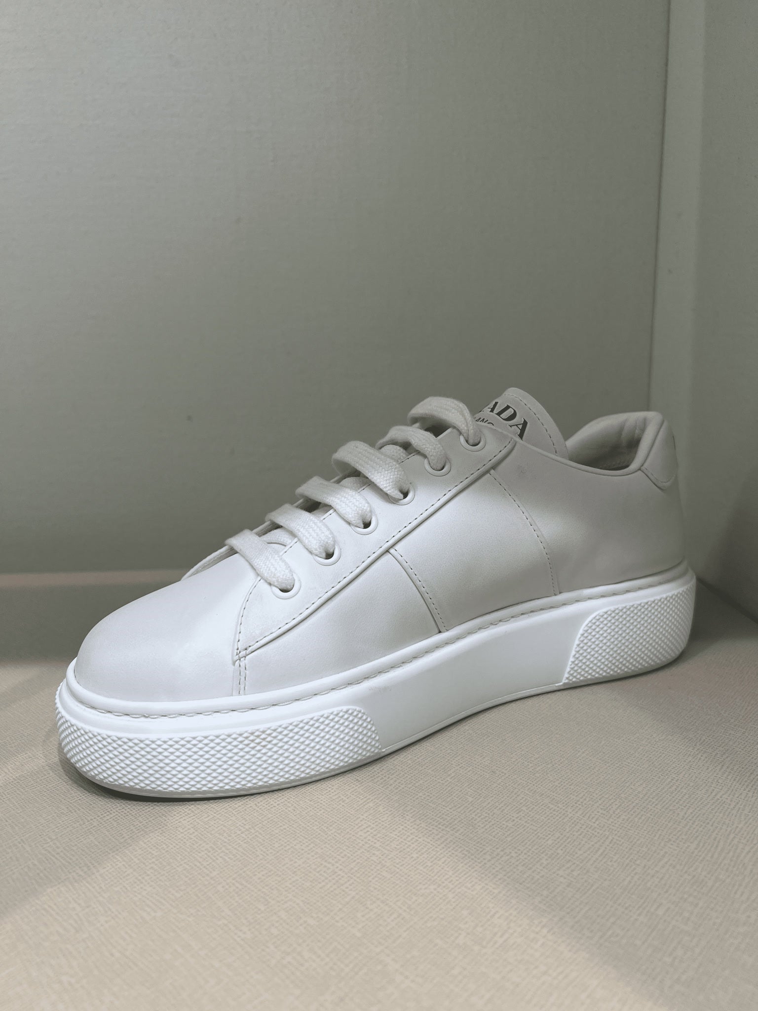 Prada Damskie but skórzany białyPrada