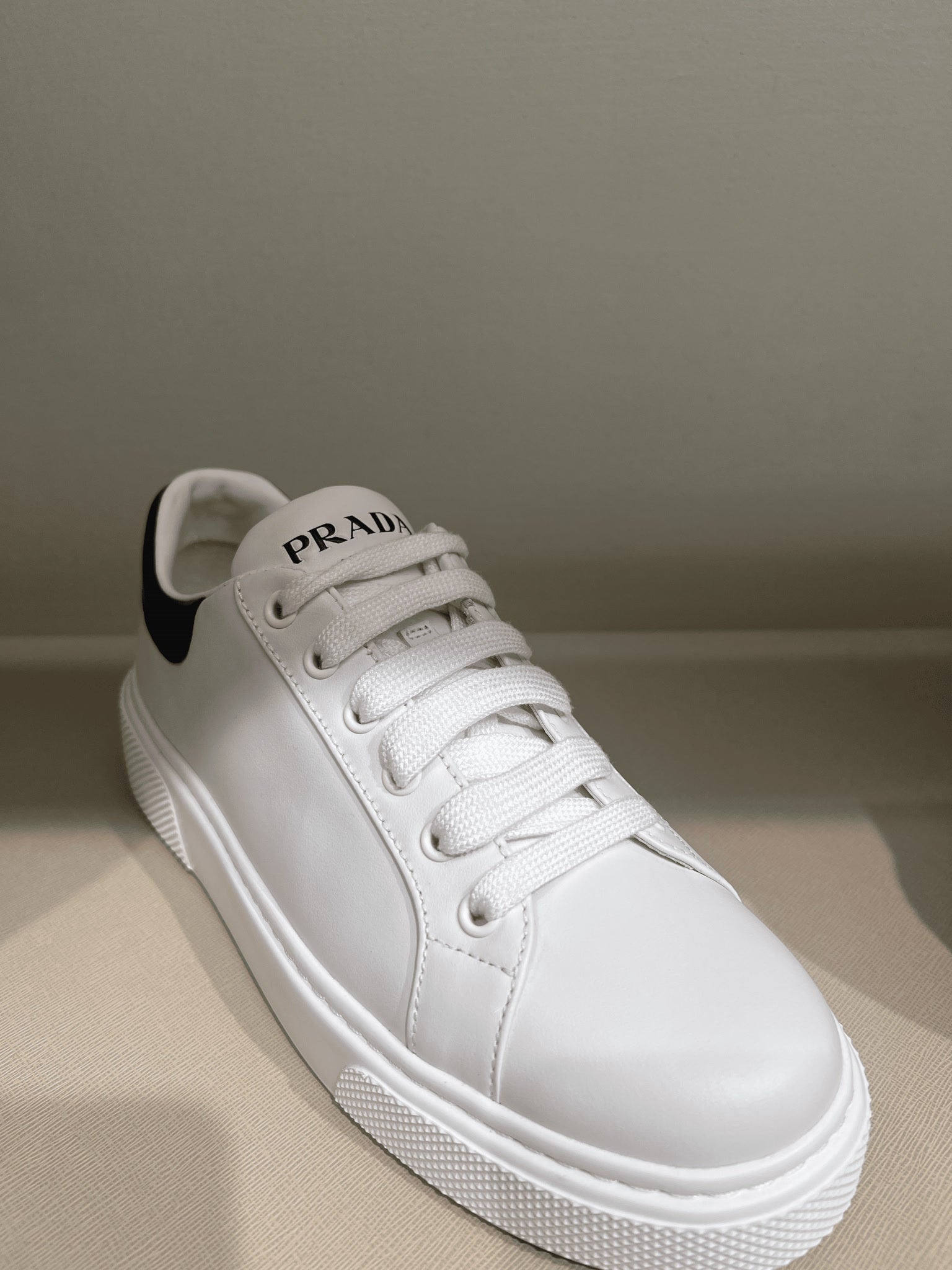 Prada Damskie buty białe 1E621MPrada