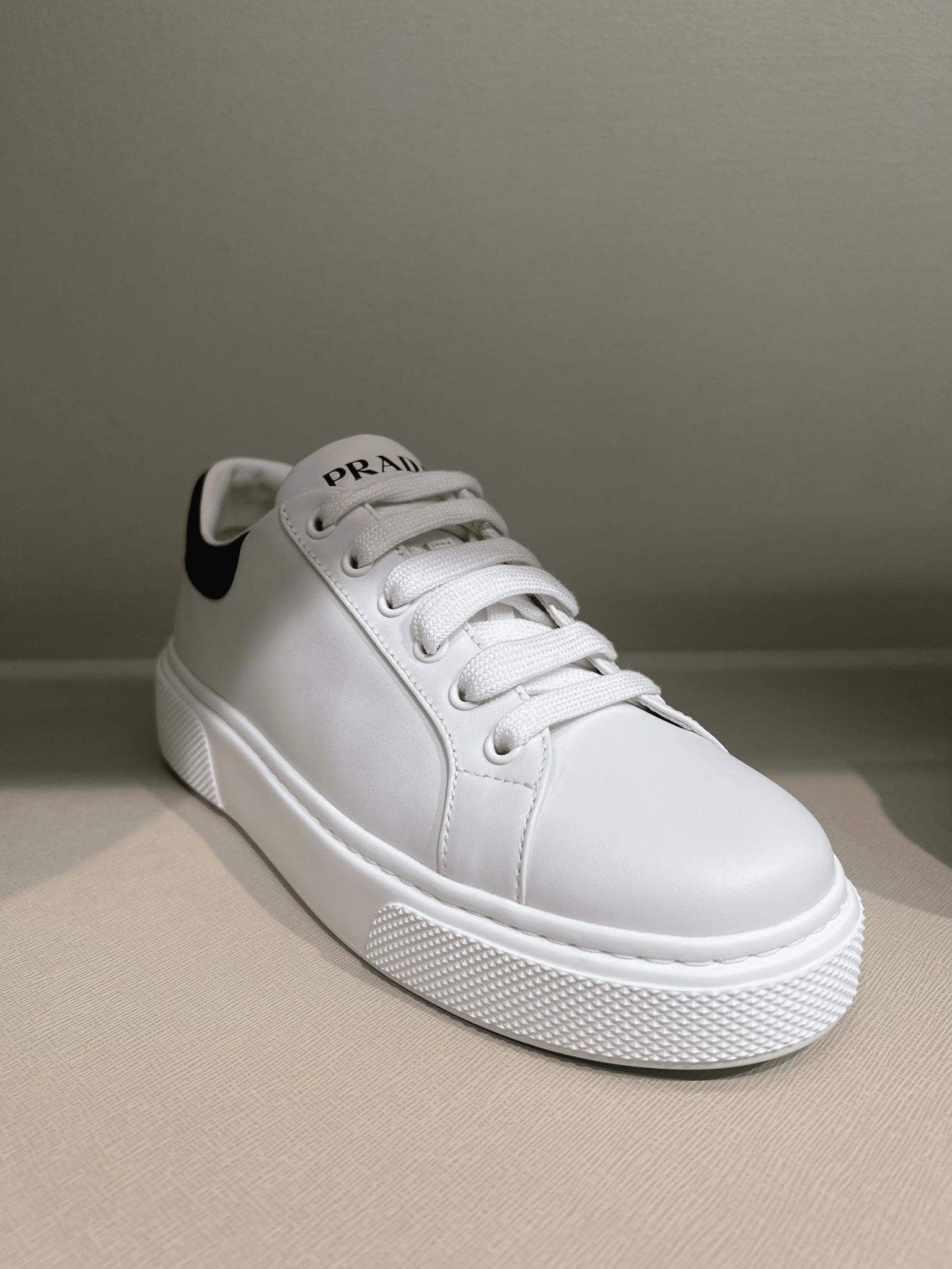 Prada Damskie buty białe 1E621MPrada
