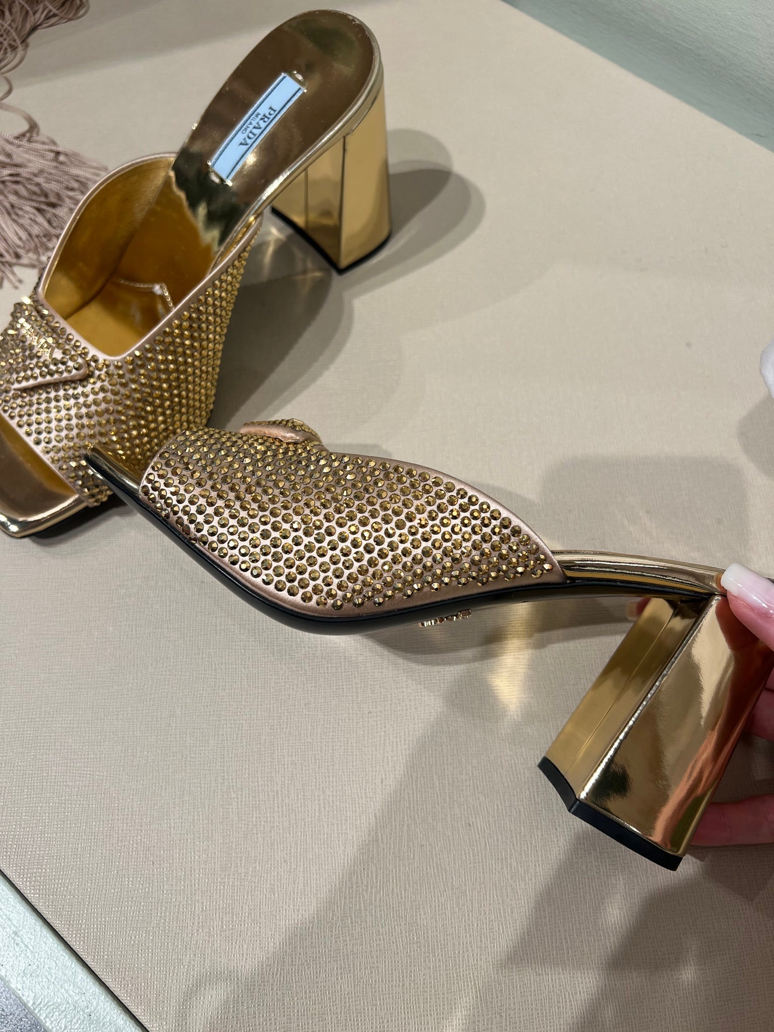 Prada Damskie klapki złotePrada
