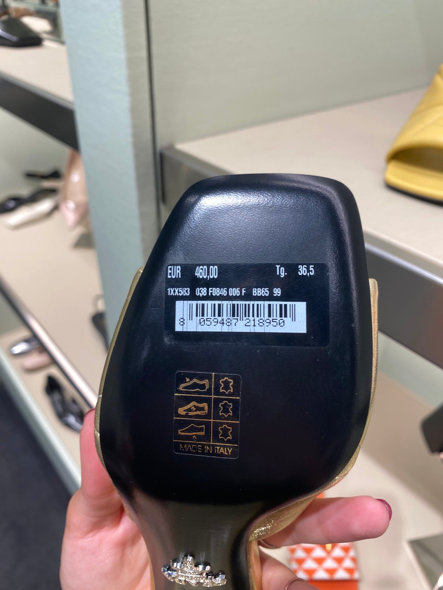 Prada Damskie sandały skórzane złotePrada