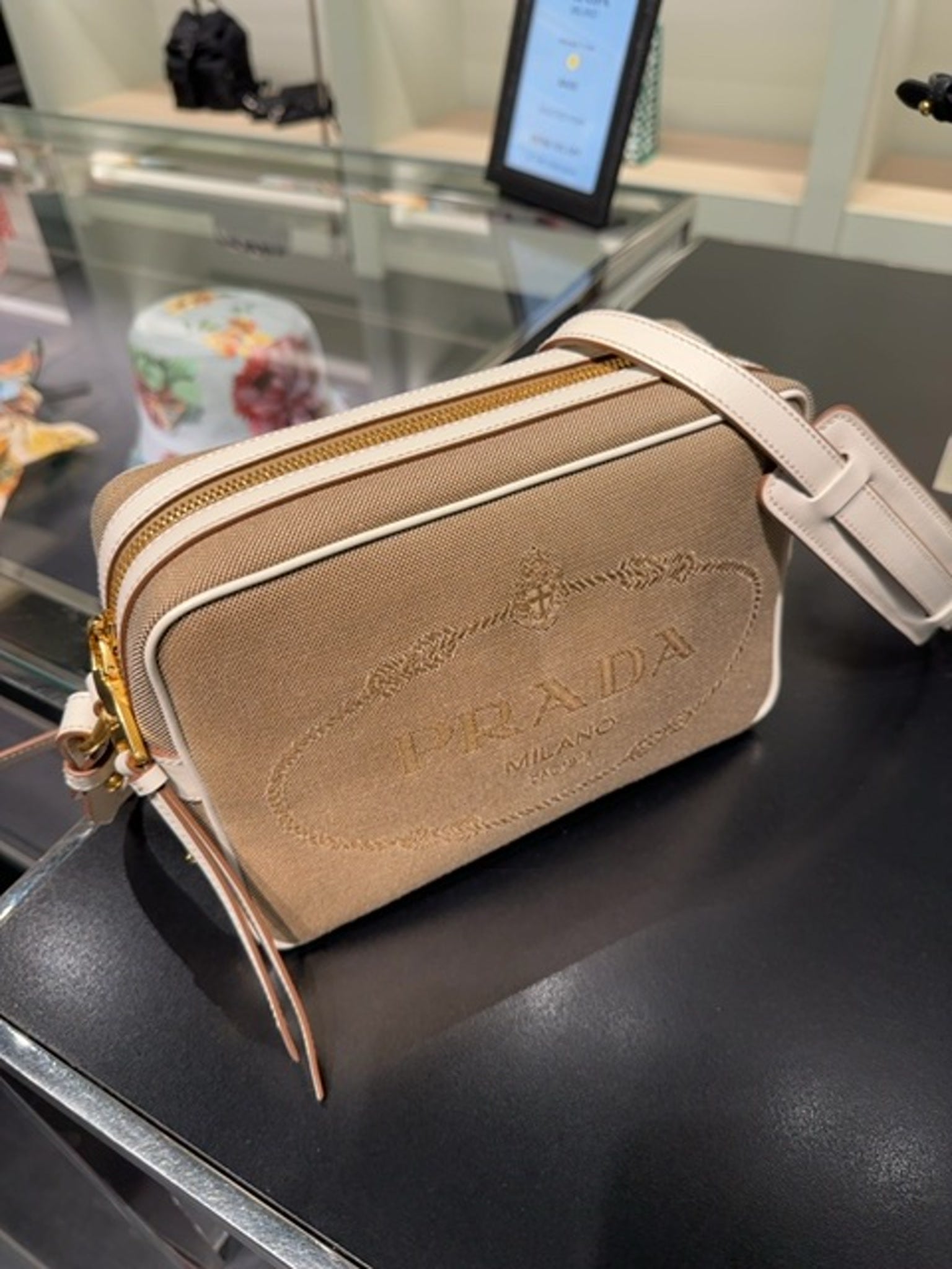 Prada UCW FOYSE 001 VPrada