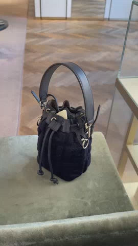 W Bucket Knitted Fabric Midnight + Palladio