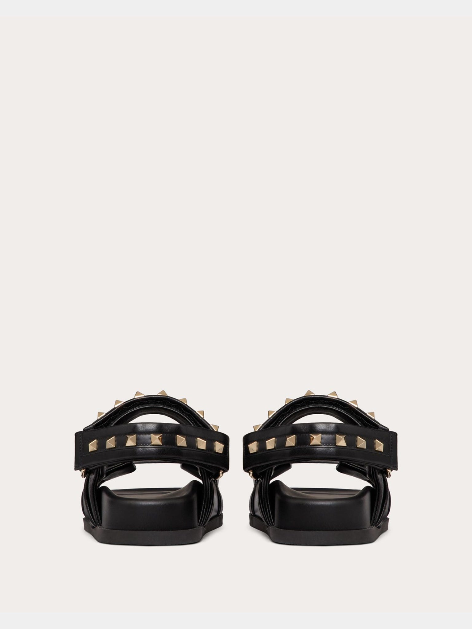 Valentino Damskie Sandały Czarne ONO - NERO Rockstud Flat Sandal In Nappa Leather 1W2S0FE6MNK0NOValentino