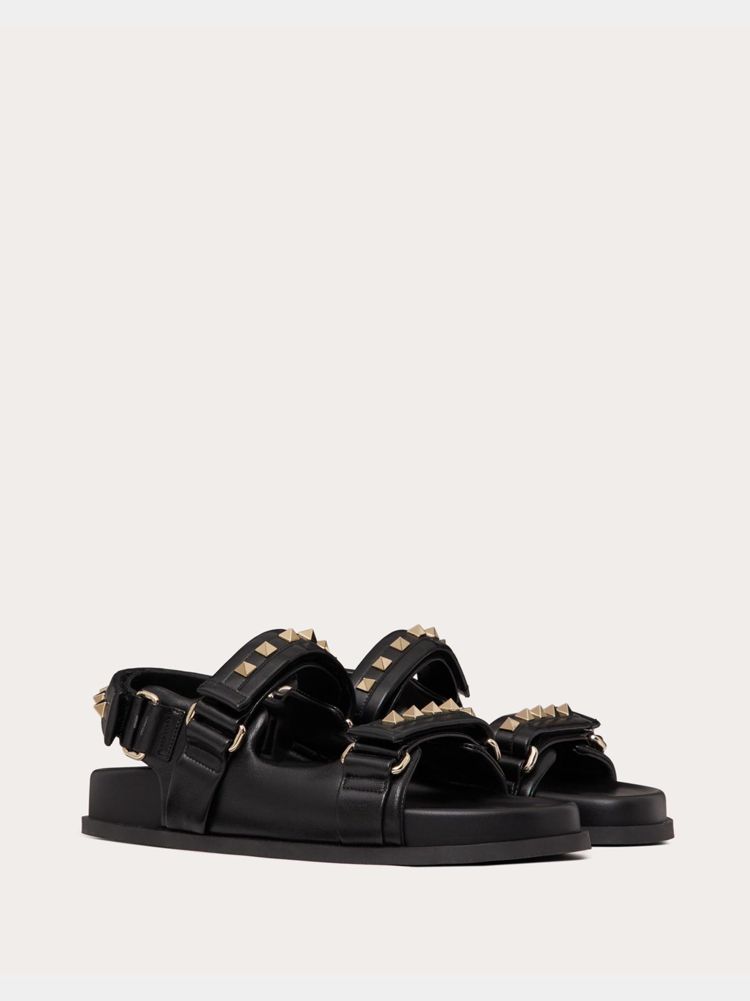 Valentino Damskie Sandały Czarne ONO - NERO Rockstud Flat Sandal In Nappa Leather 1W2S0FE6MNK0NOValentino