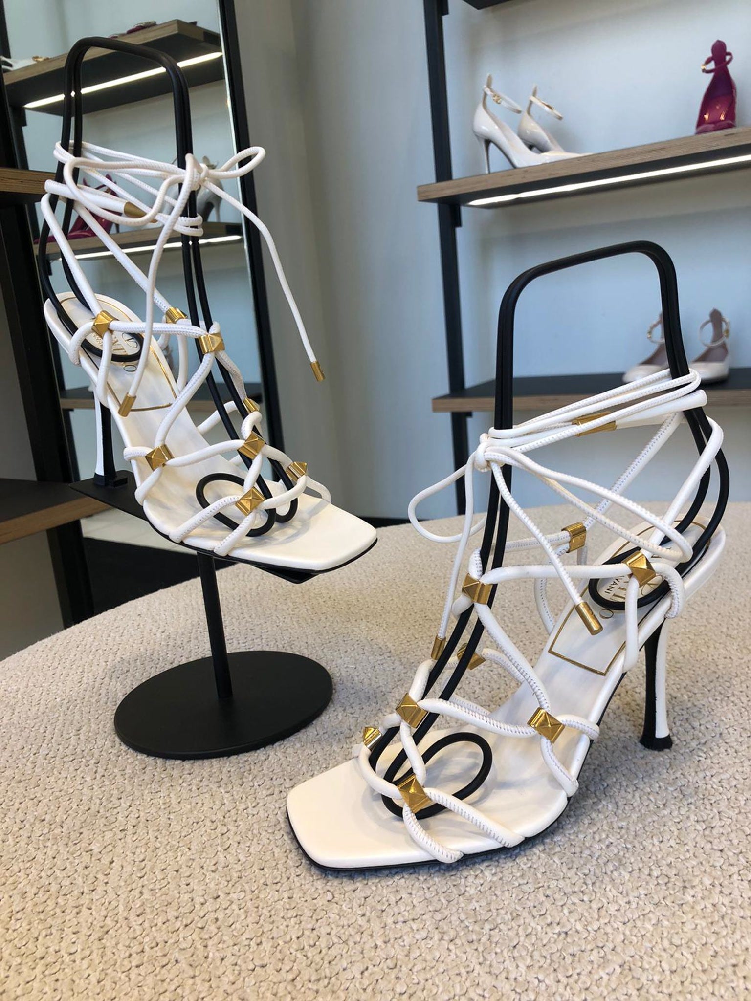 Valentino Damskie Sandały Ivory Rockstud Net Kidskin 2W2S0GB6XLX098Valentino