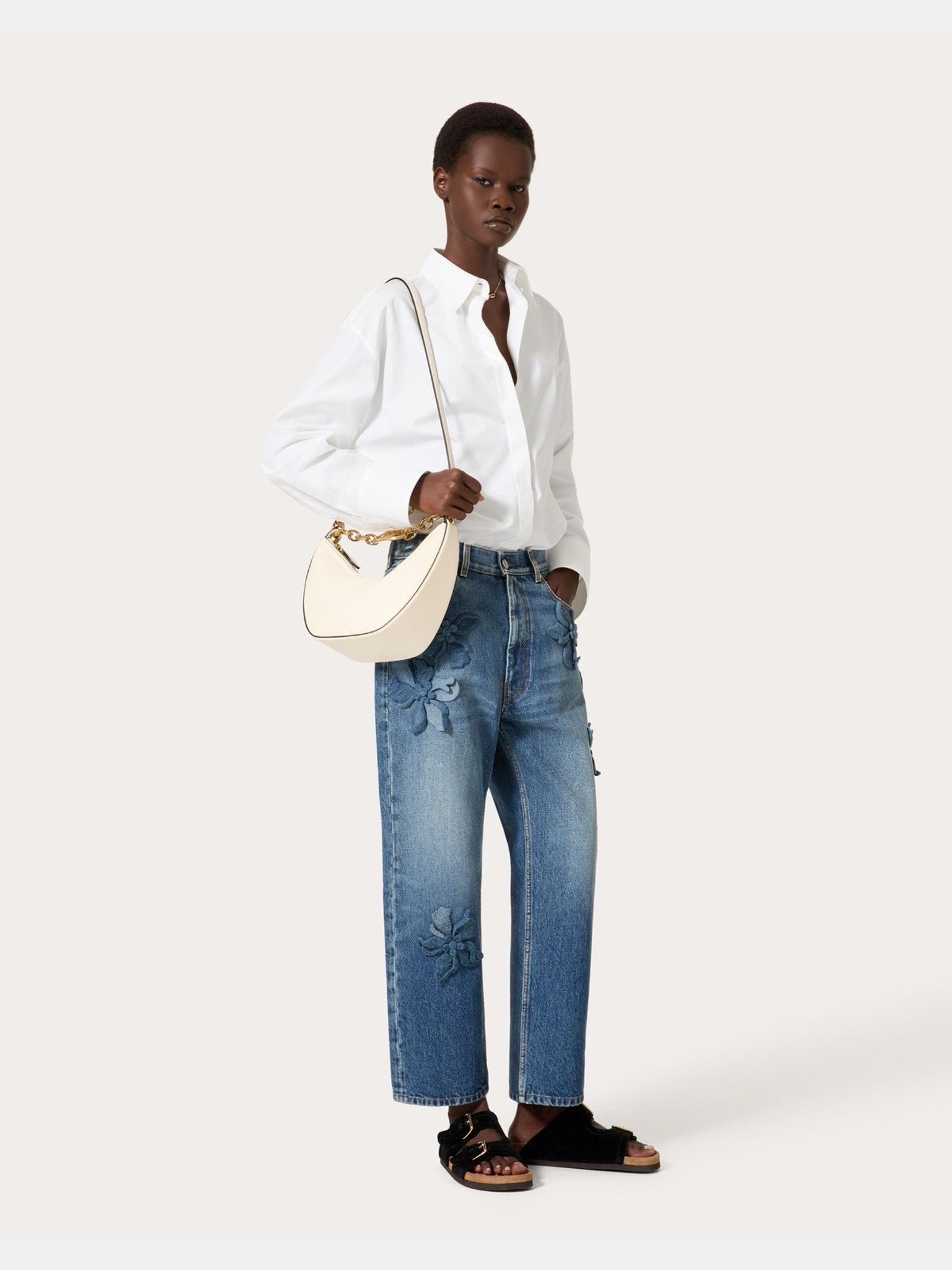 Valentino Jeans Damskie Niebieskie Haftowane Embroidered Medium Blue Denim Trousers 48ODD1769KJ558Valentino
