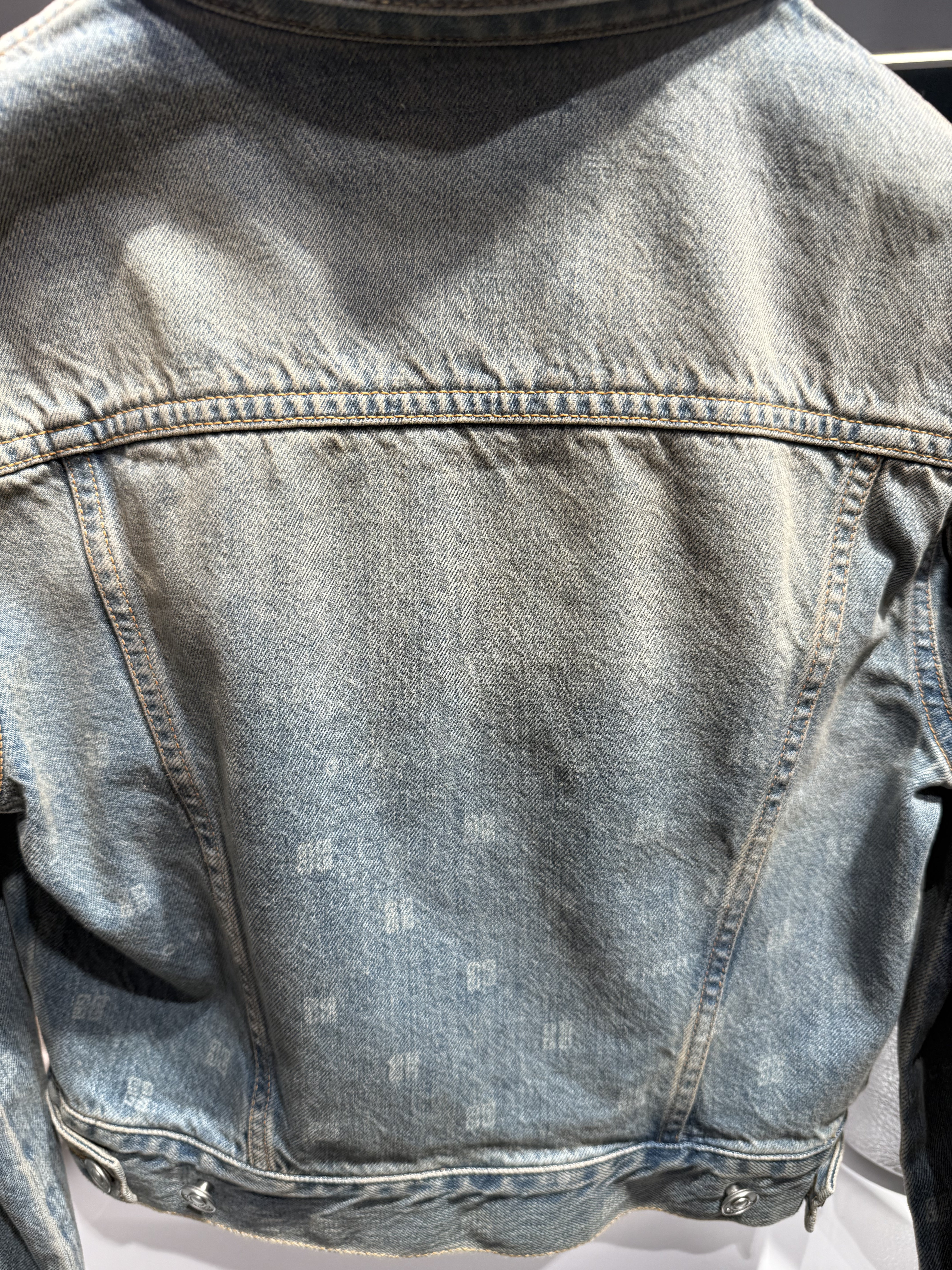 Givenchy Cropped Fitted Jacket