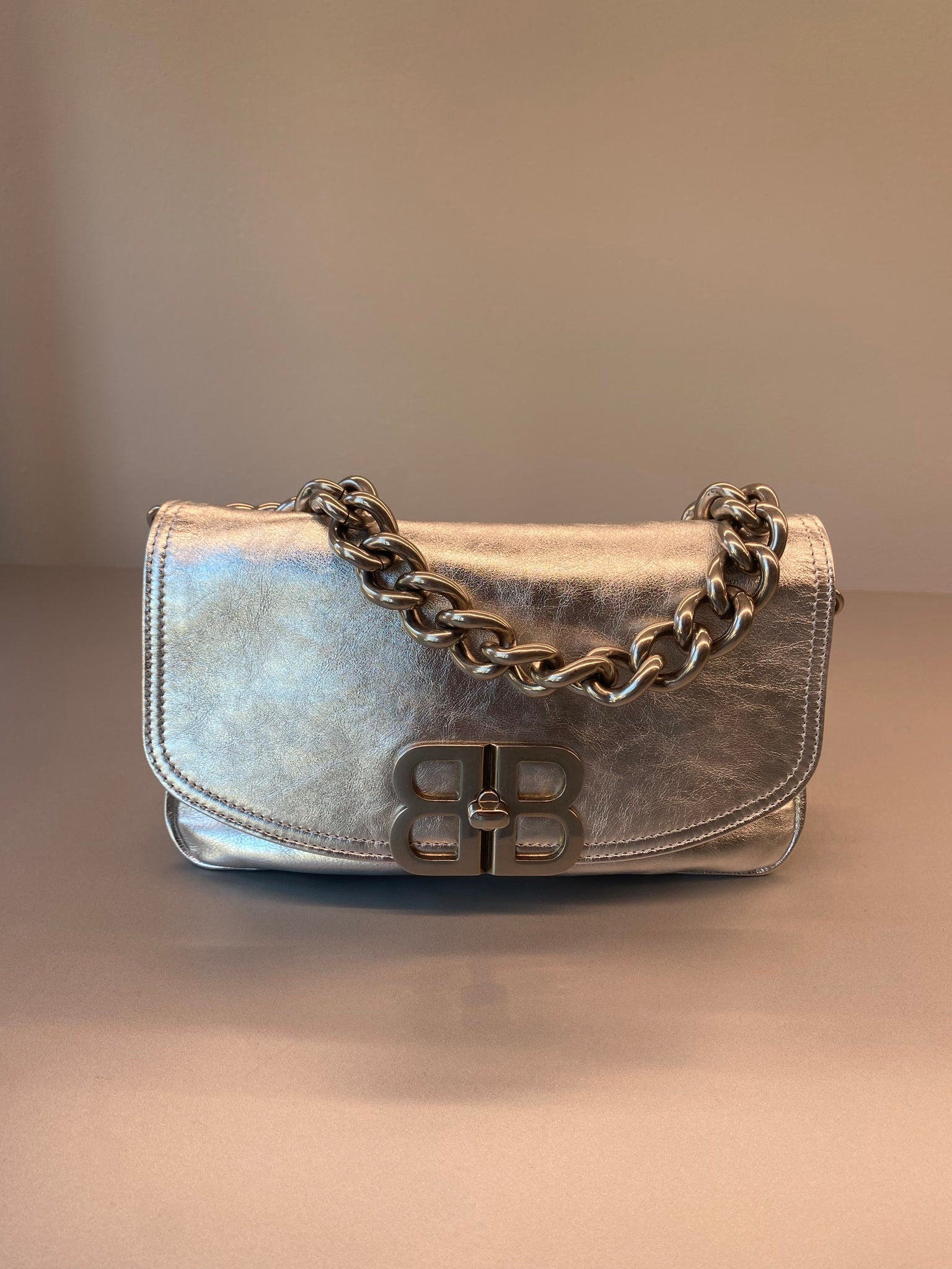 Balenciaga Damska torebka srebrna BB Soft FlapBalenciaga