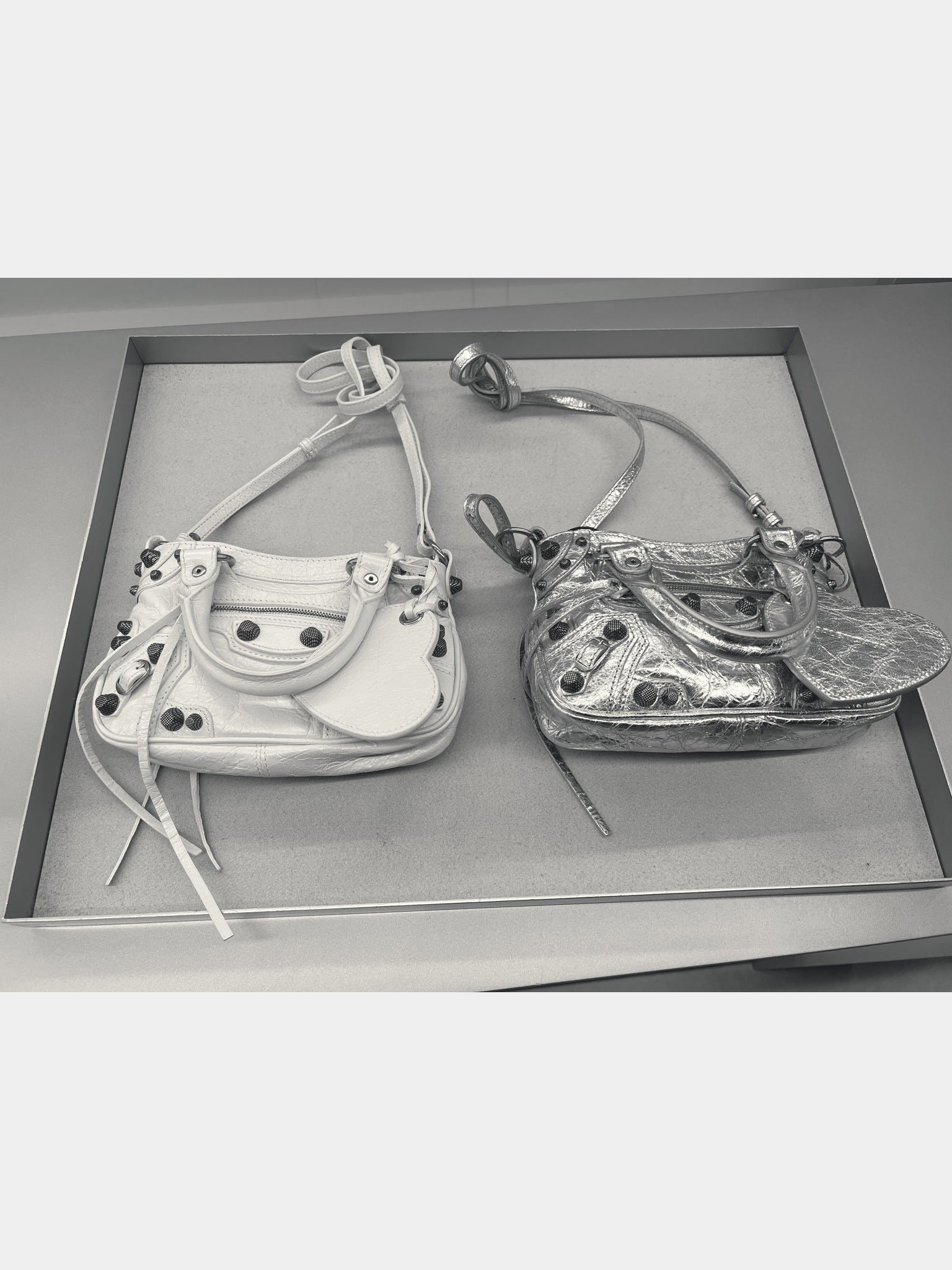 Balenciaga Damska torebka srebrna Neo Cagole Tote MiniBalenciaga
