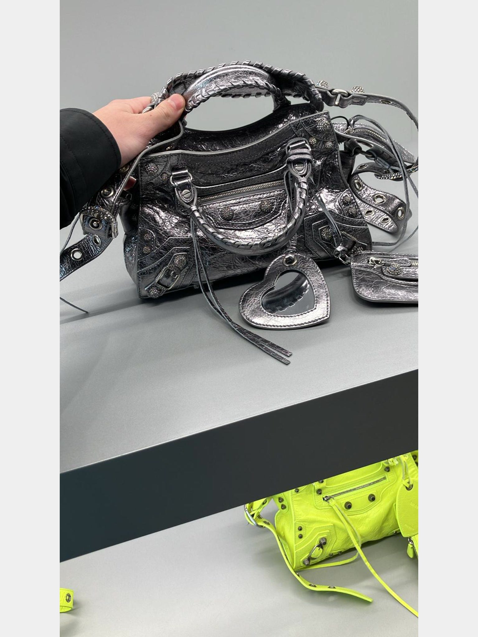 Balenciaga Neo Cagole XS 8103 UBalenciaga