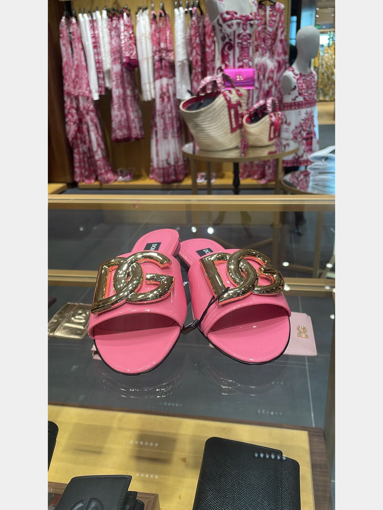 Dolce & Gabbana Damskie klapki różowe skórzaneDolce & Gabbana