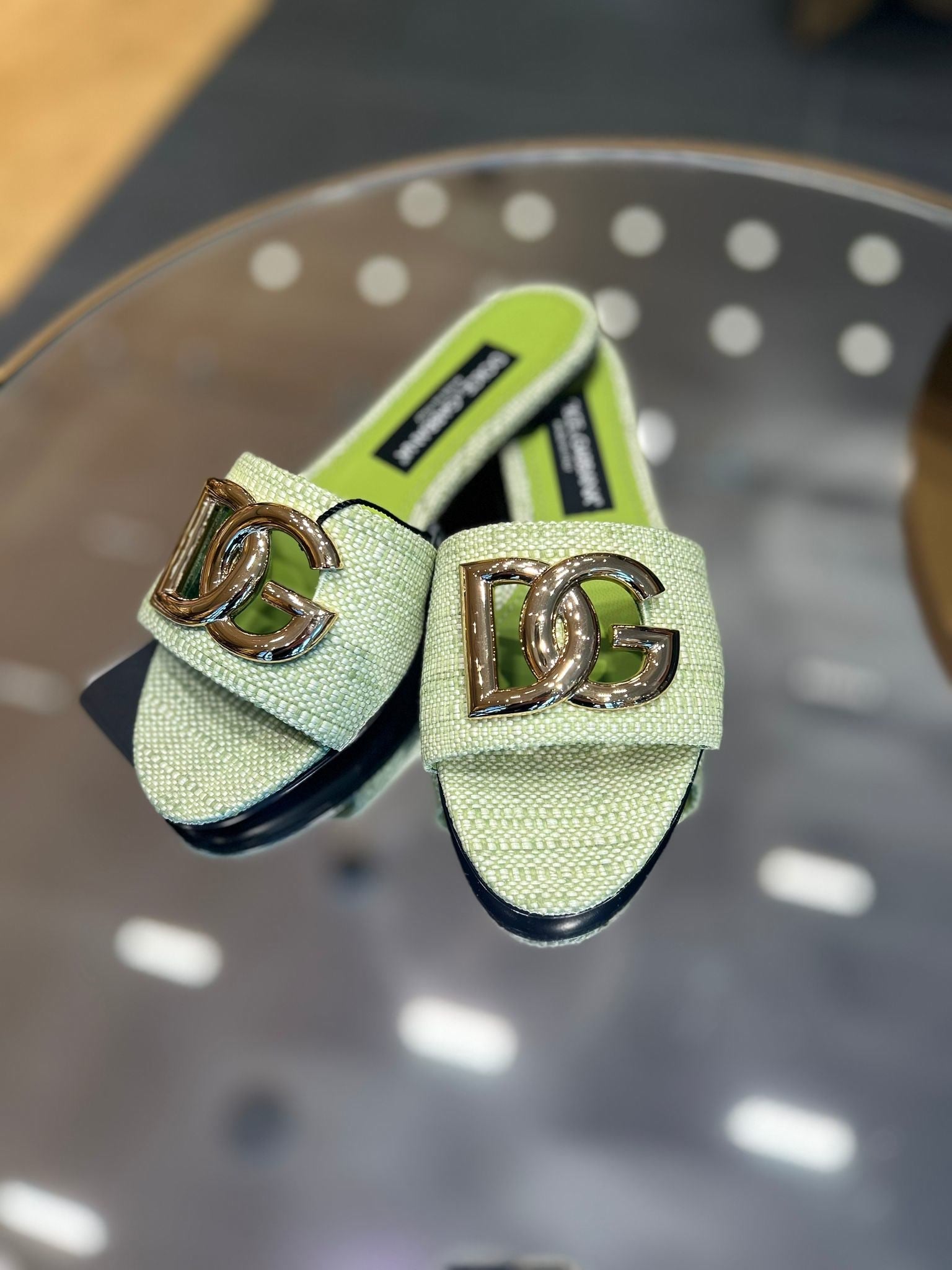 Dolce & Gabbana Damskie klapki zieloneDolce & Gabbana