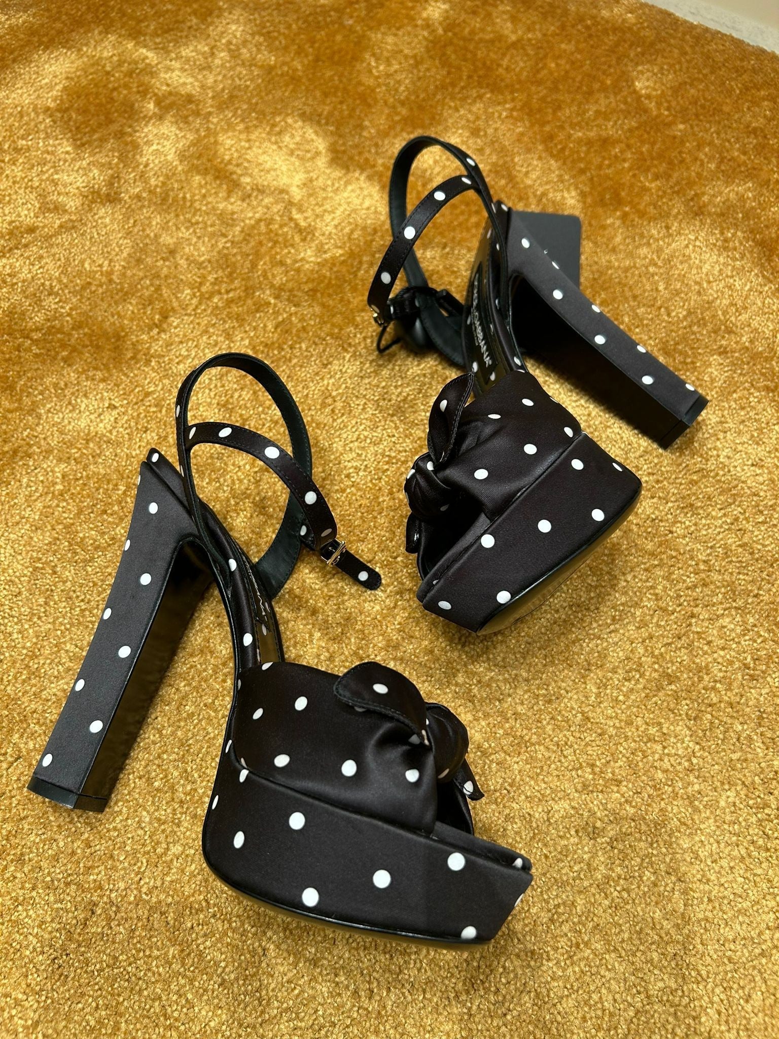 Dolce & Gabbana Sandały Damskie Czarne 38Dolce & Gabbana