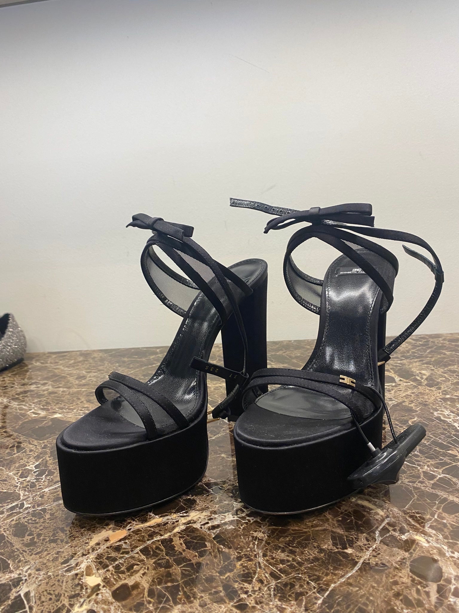 Elisabetta Franchi Damskie obcasy czarneElisabetta Franchi