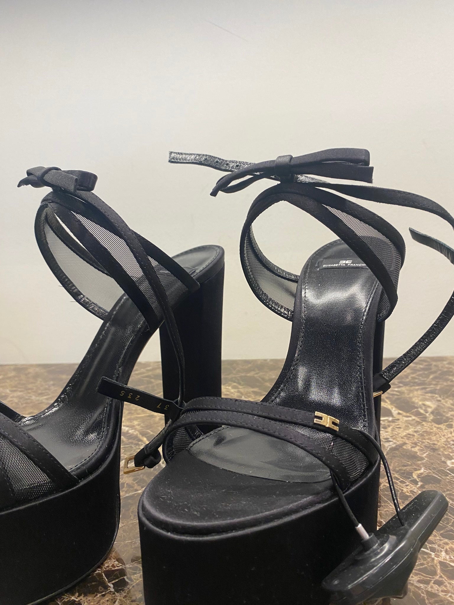 Elisabetta Franchi Damskie obcasy czarneElisabetta Franchi