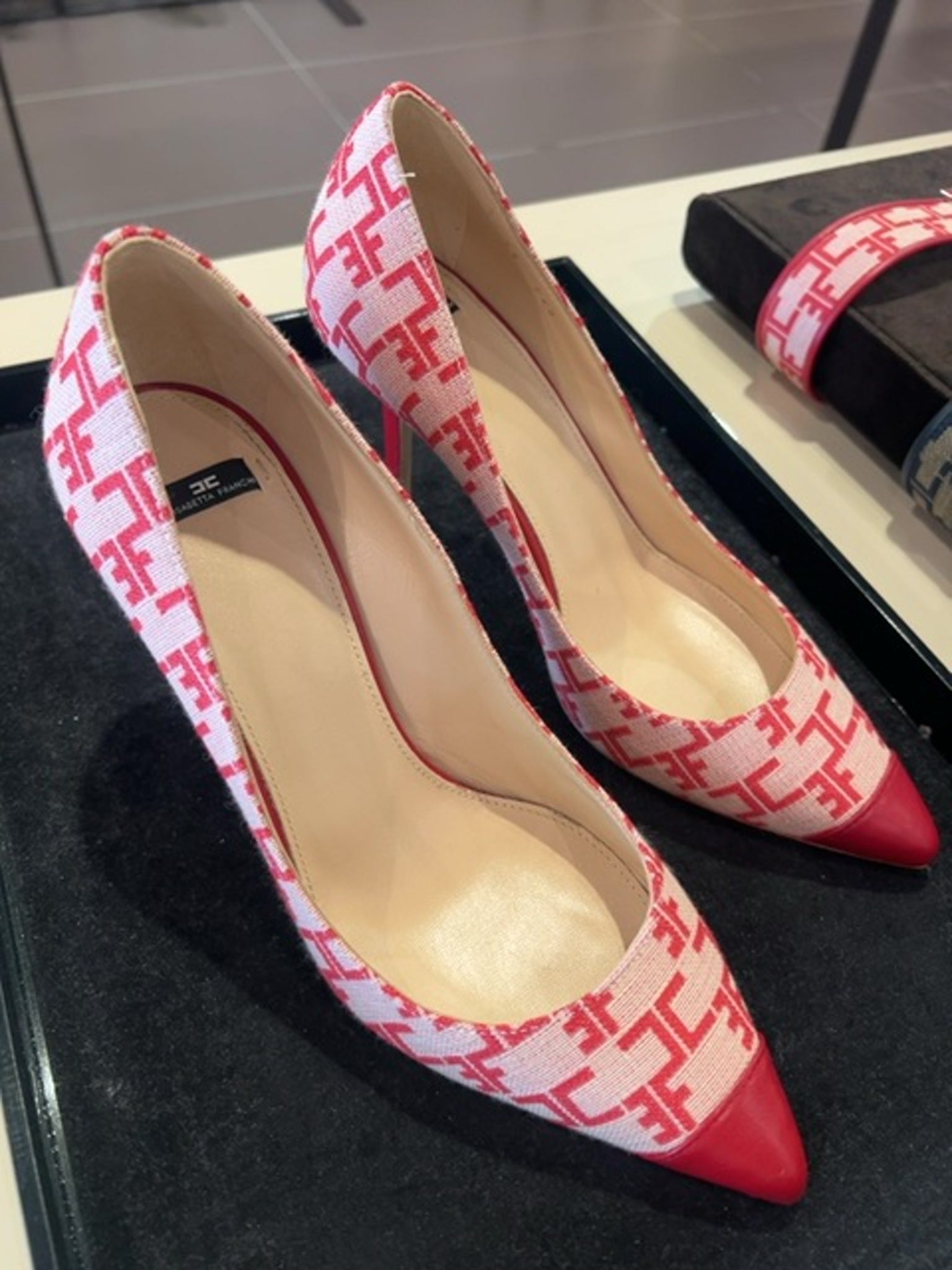 Elisabetta Franchi Damskie szpilki Burro/RossoElisabetta Franchi