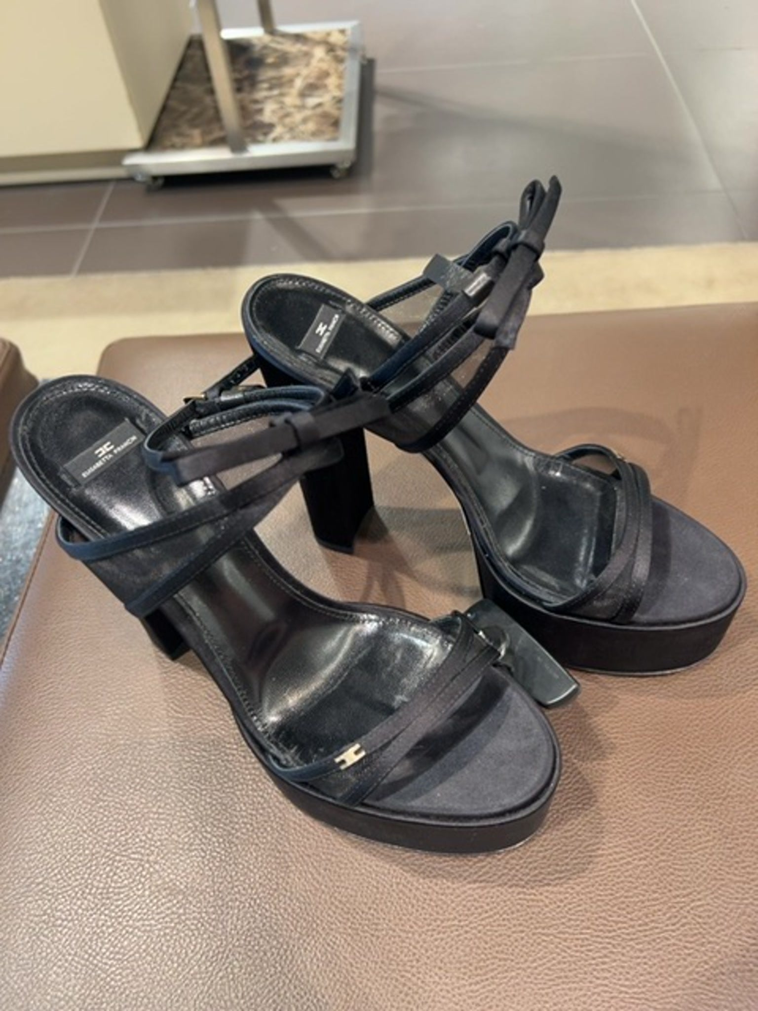 Elisabetta Franchi Damskie szpilki czarneElisabetta Franchi