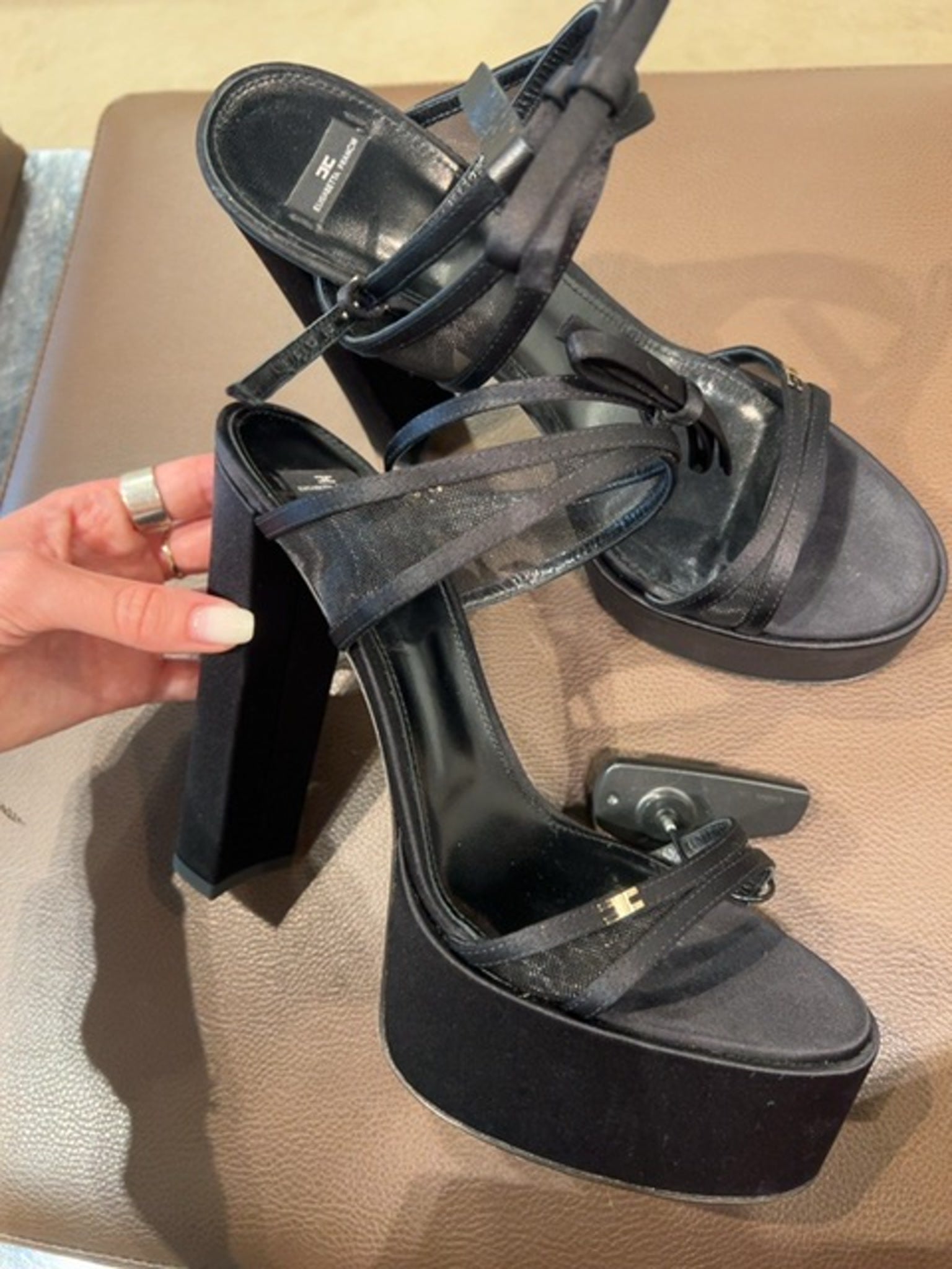Elisabetta Franchi Damskie szpilki czarneElisabetta Franchi