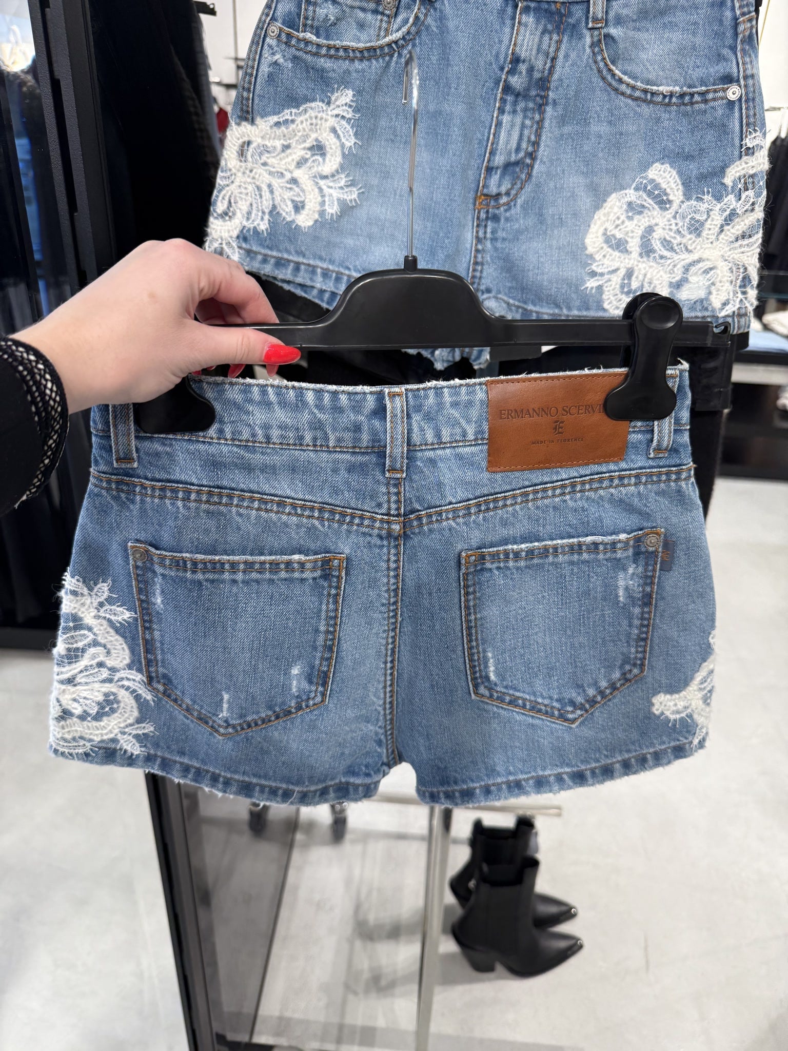 Ermanno Scervino Denim Shorts with EmbroideryErmanno Scervino