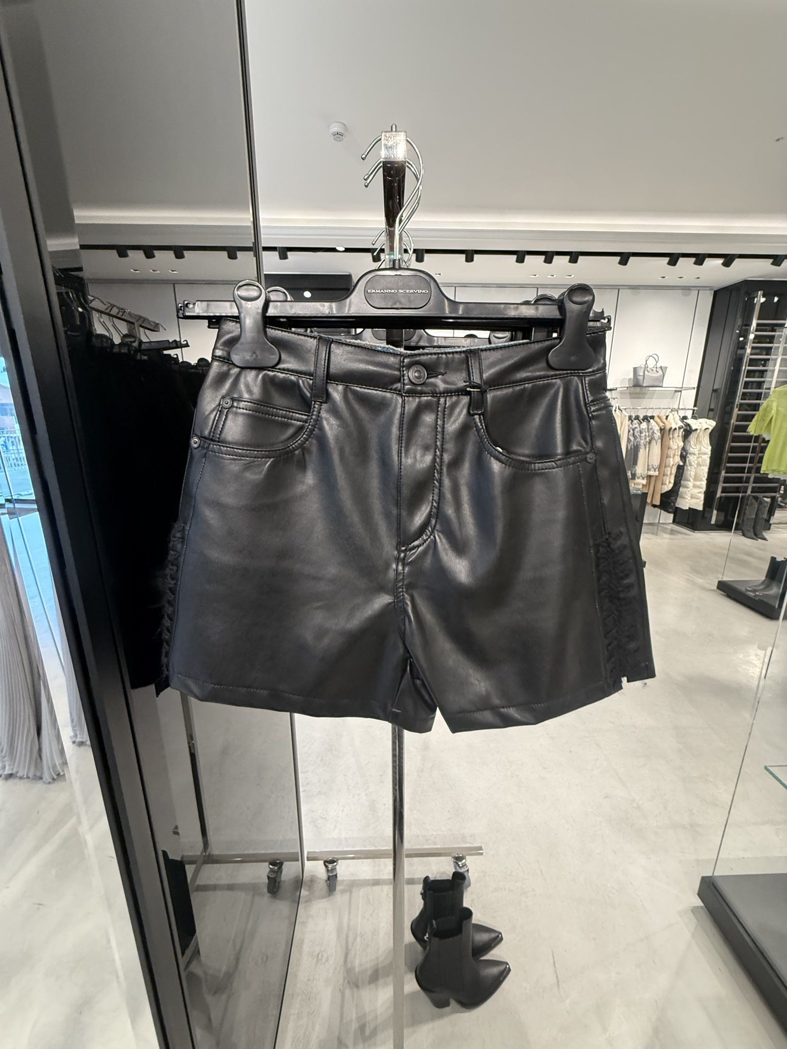 Ermanno Scervino Leather ShortsErmanno Scervino