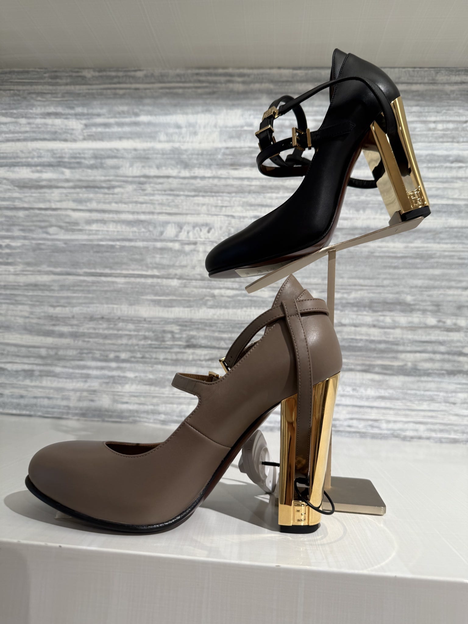 Fendi Delfina Pumps In BeigeFendi
