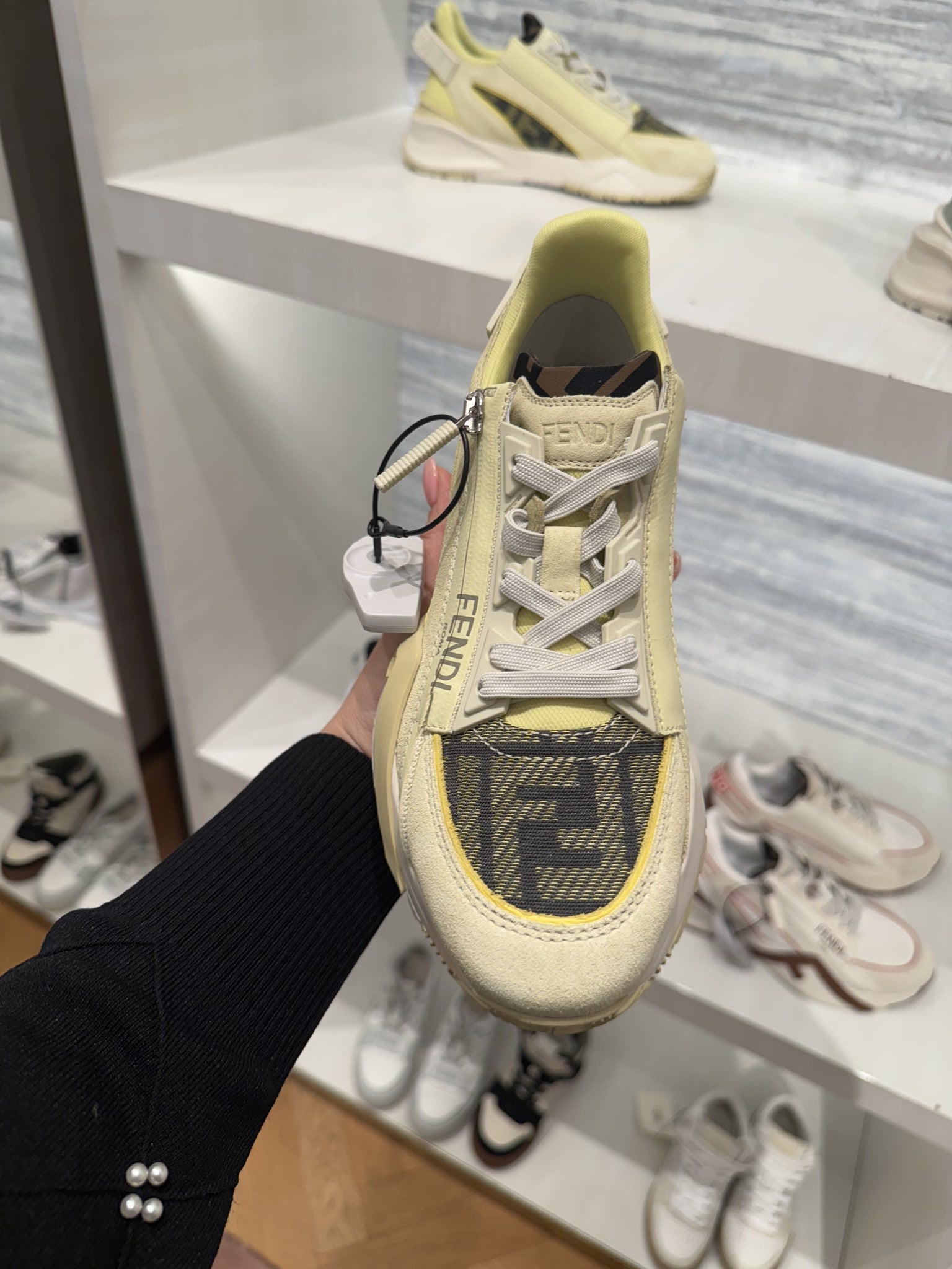 Fendi Sneakers Flow Donna CamoscioFendi