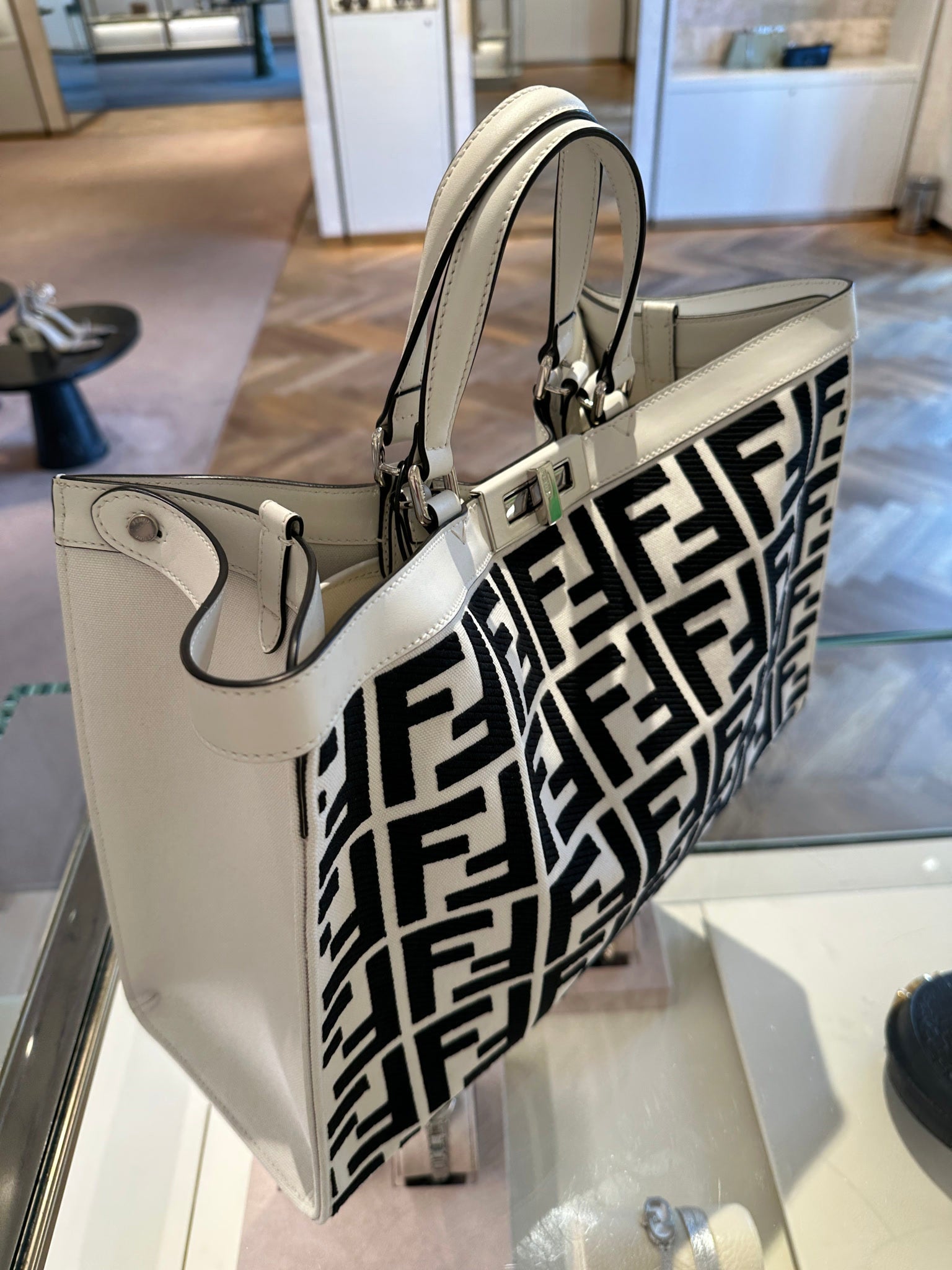 Fendi Tote Fabric + Calf Leather PartsFendi