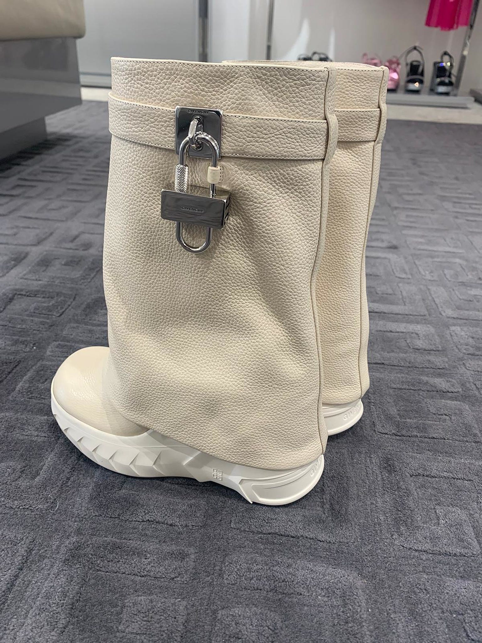 Givenchy BE603SE1AZ BootsGivenchy