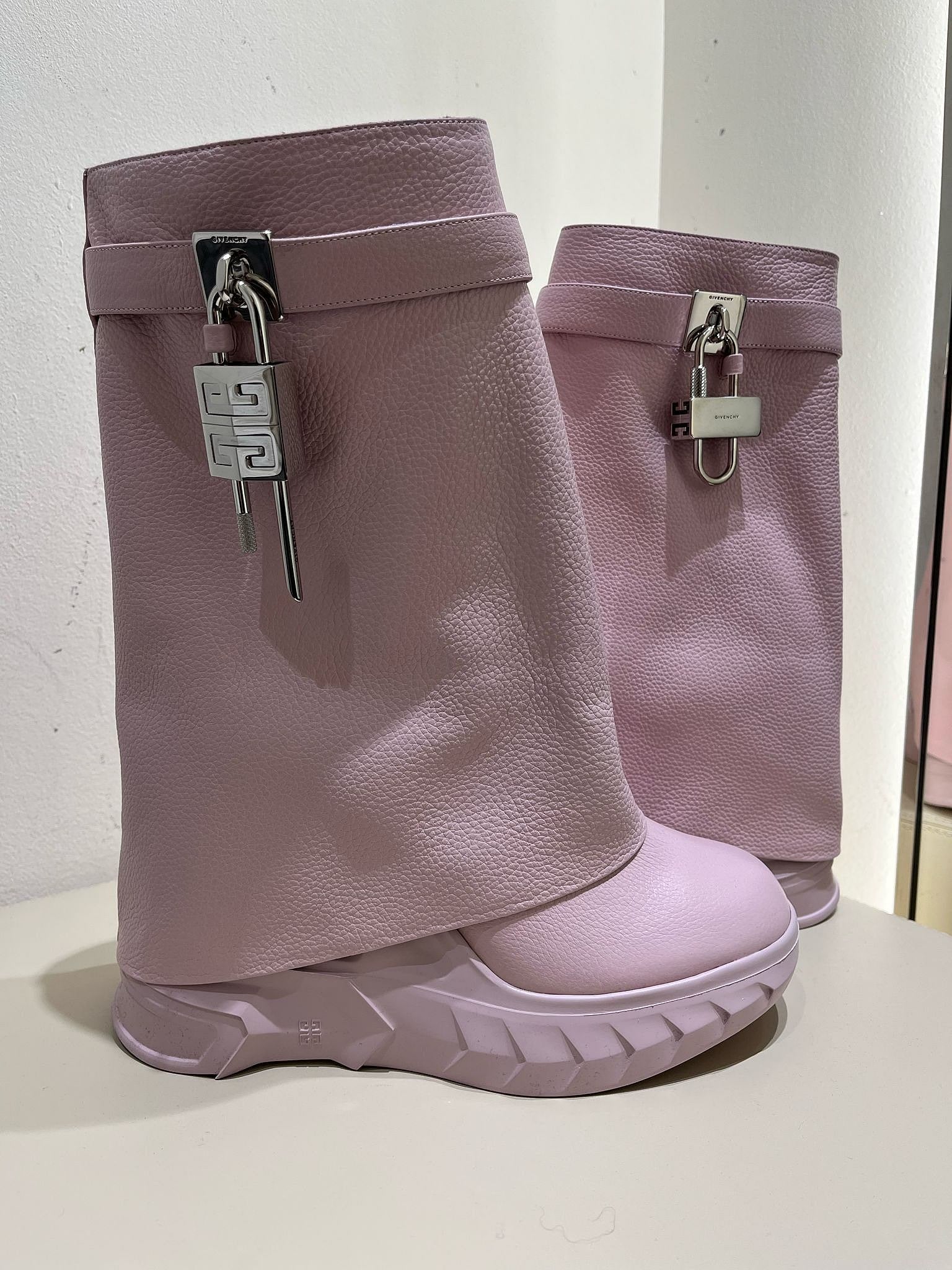 Givenchy BE603SE1SM BootsGivenchy