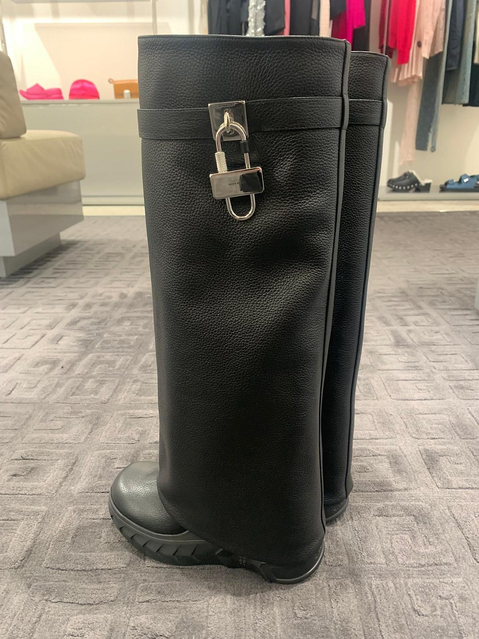 Givenchy BE7022E1AZ BootsGivenchy