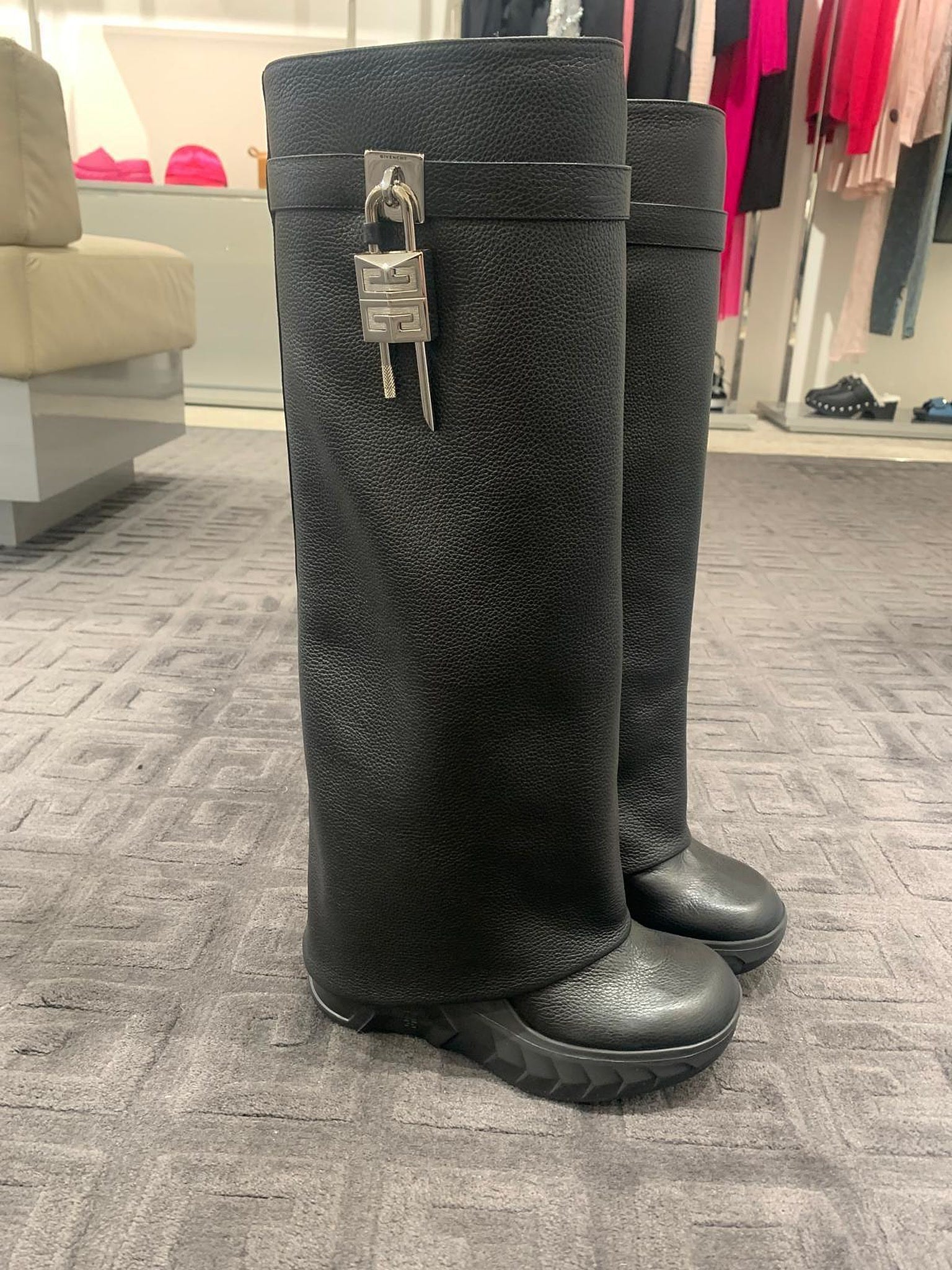 Givenchy BE7022E1AZ BootsGivenchy