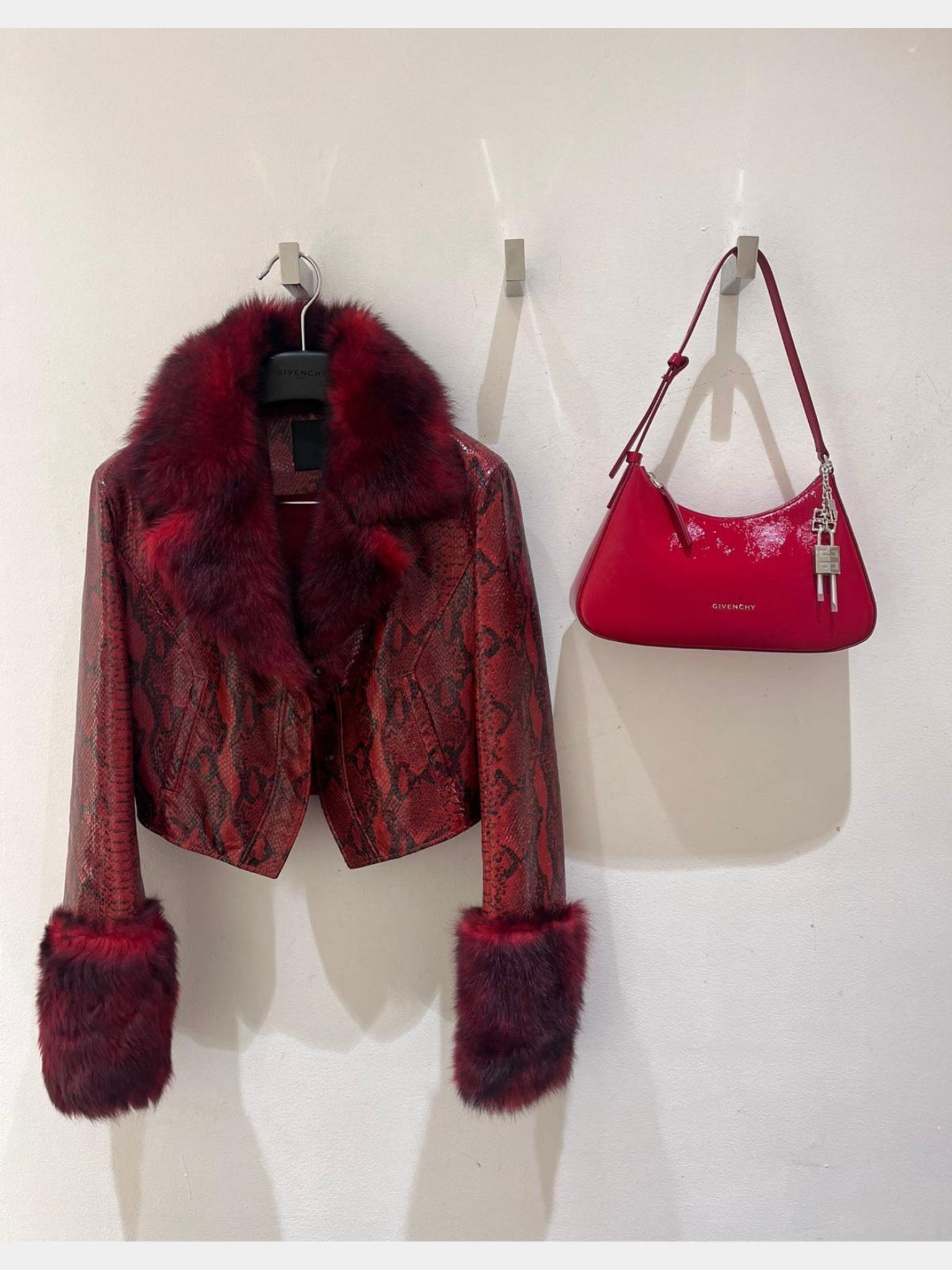 Givenchy Damska torebka czerwona BB511JB25YGivenchy