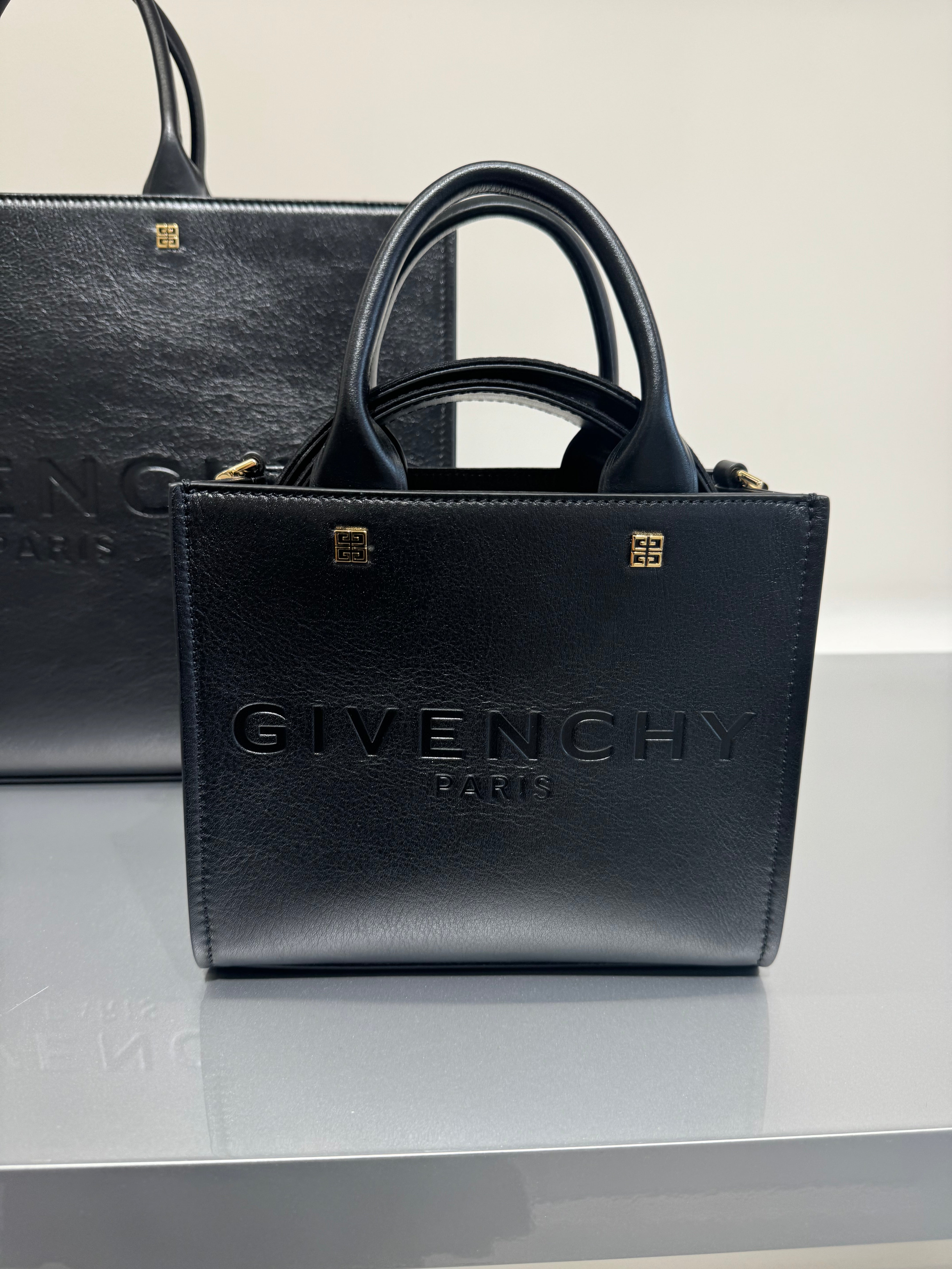 Givenchy G - Tote Medium Tote BagGivenchy