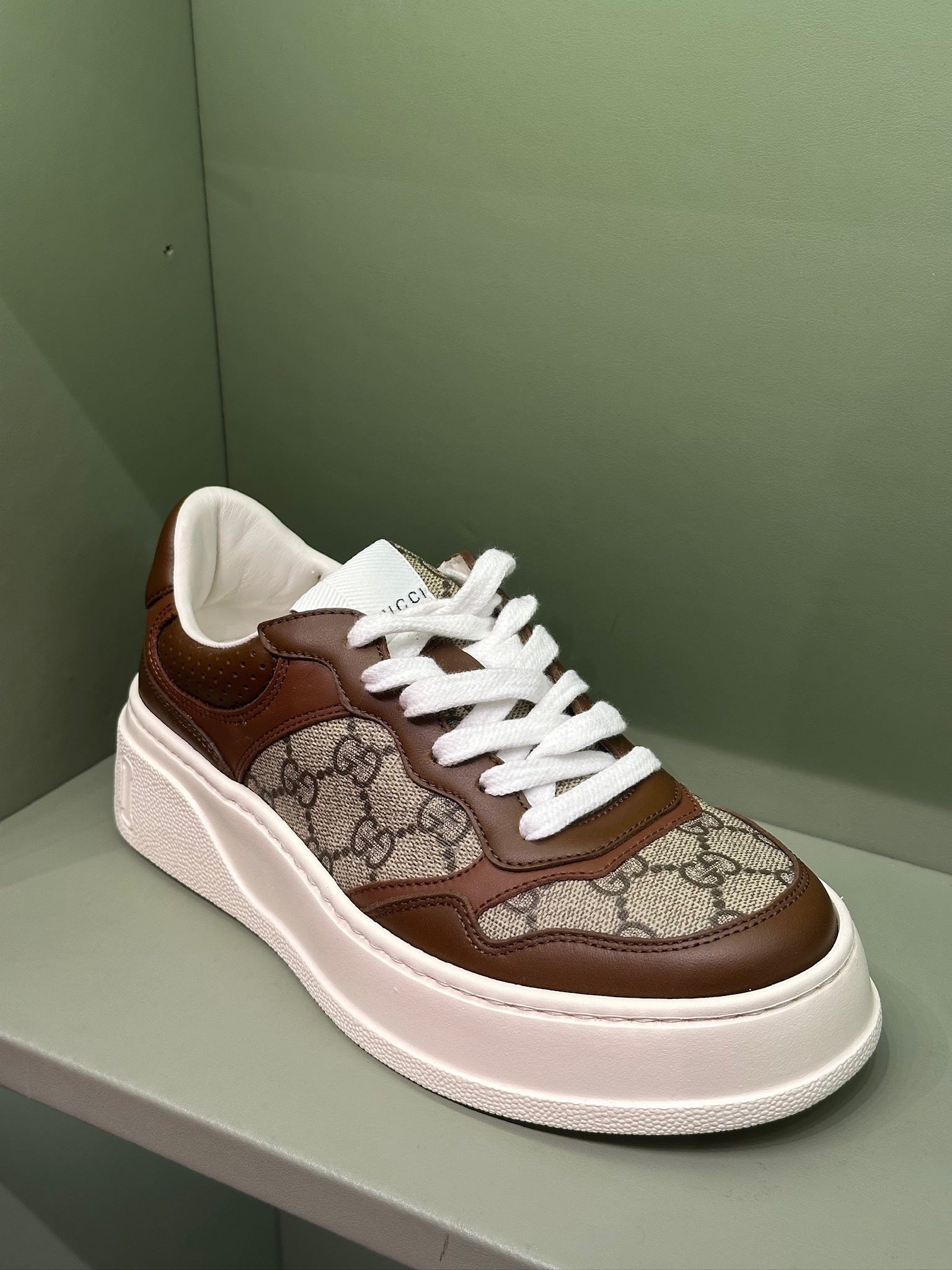 Gucci Chunky BGucci