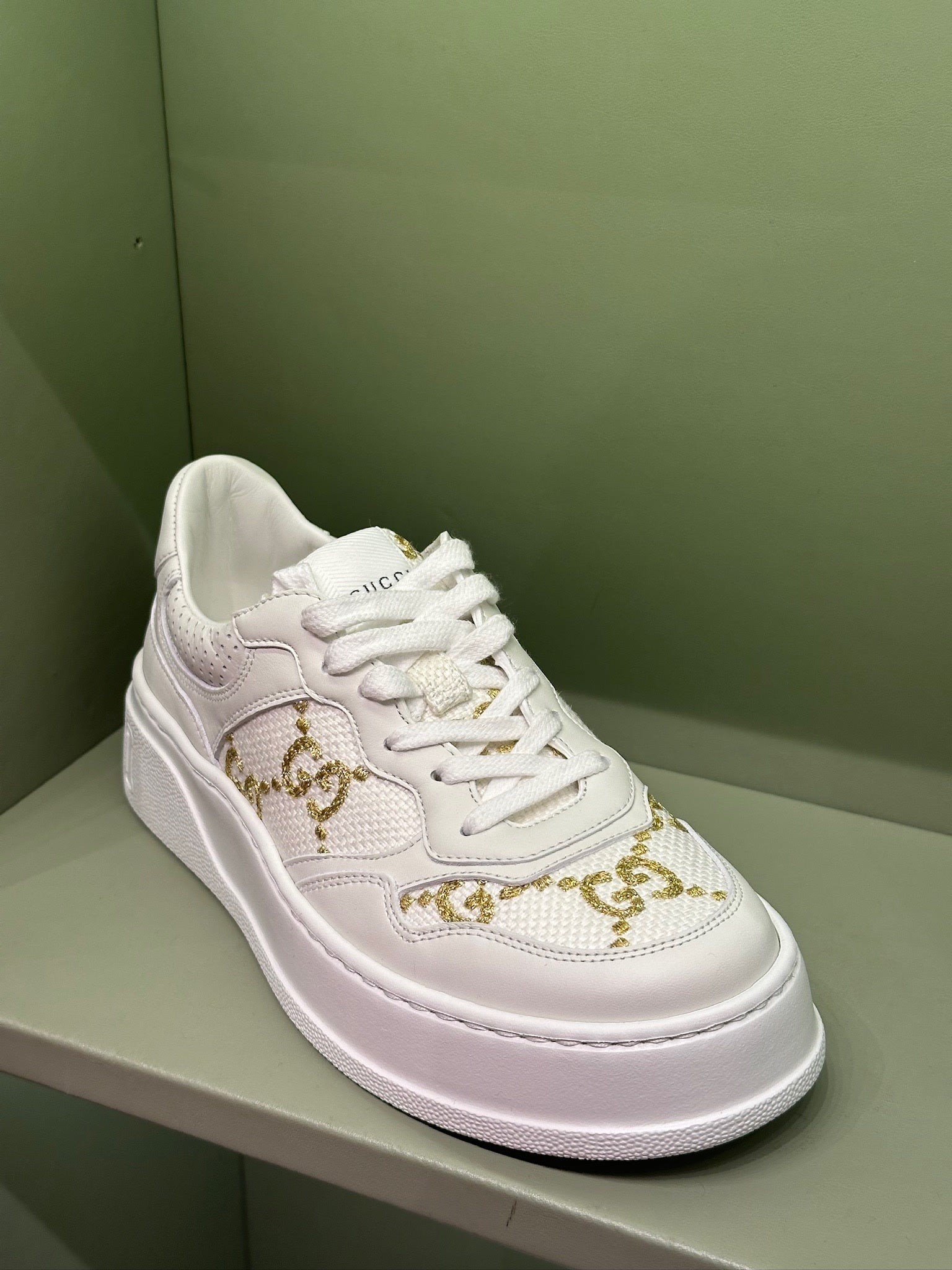 Gucci Chunky BGucci