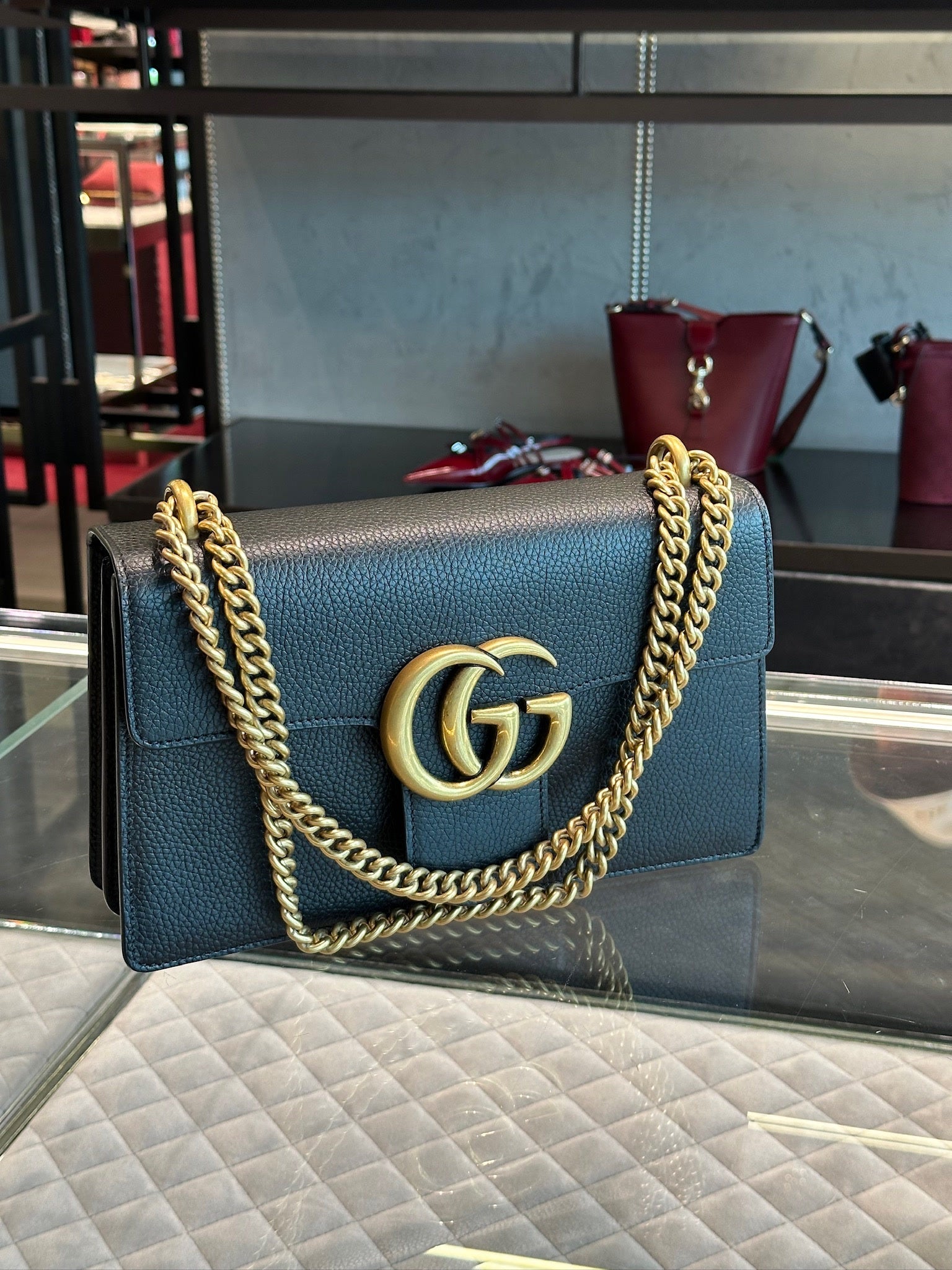 Gucci O Handbag GG MarmontGucci