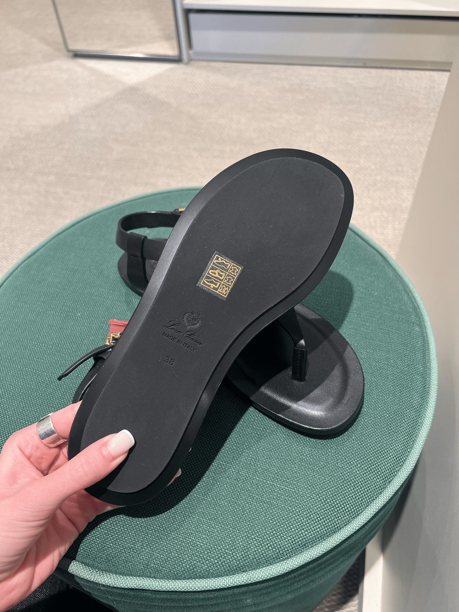 Loro Piana Damskie Sandały Czarne Tram Sandal Calf FAM9272Loro Piana